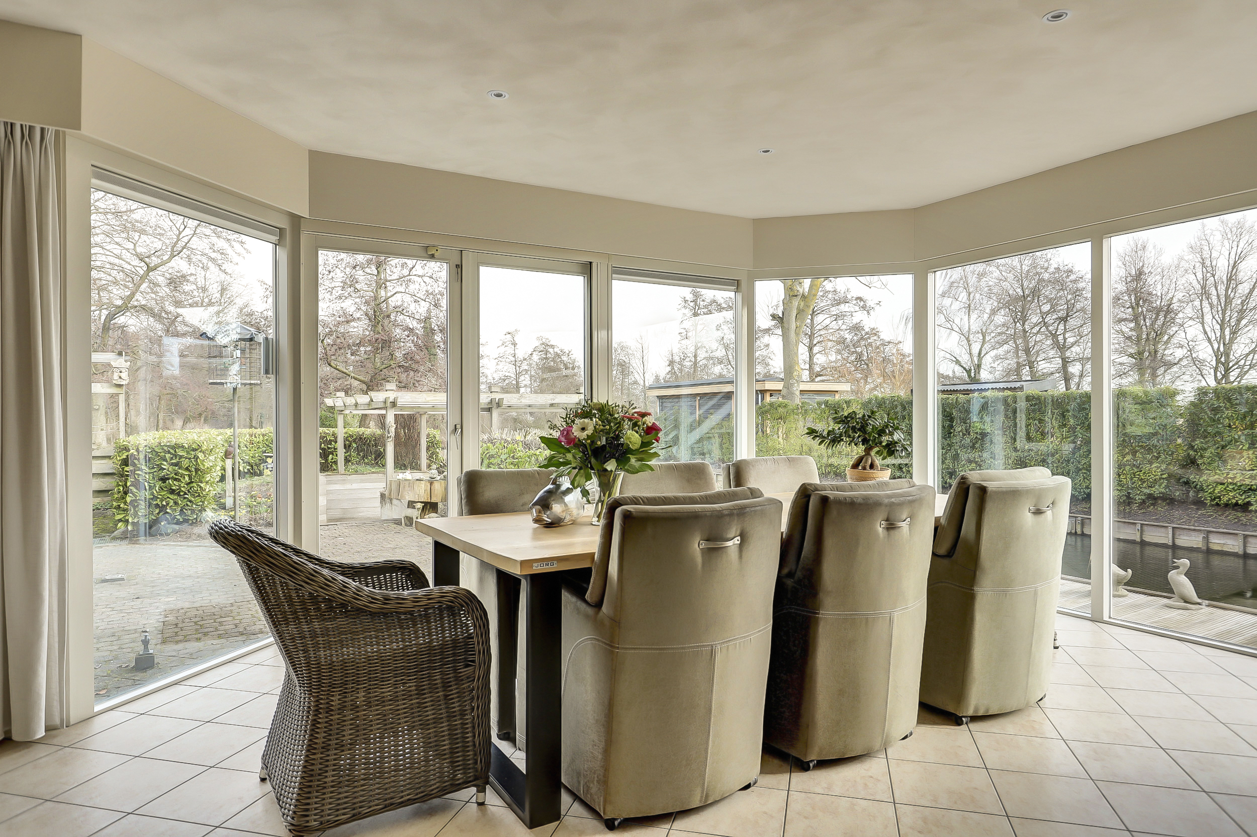 '$houseDetails->street_name'.' '.'$houseDetails->number'