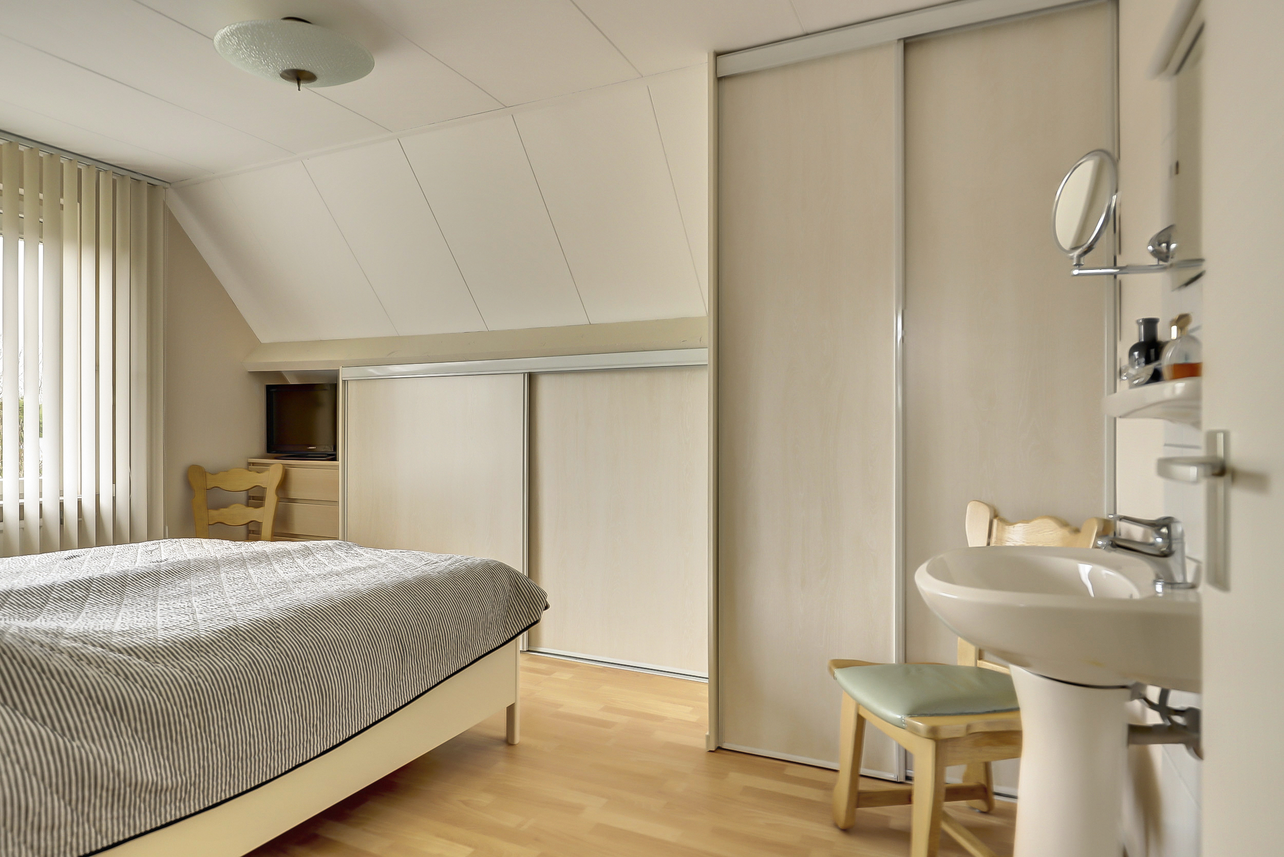 '$houseDetails->street_name'.' '.'$houseDetails->number'