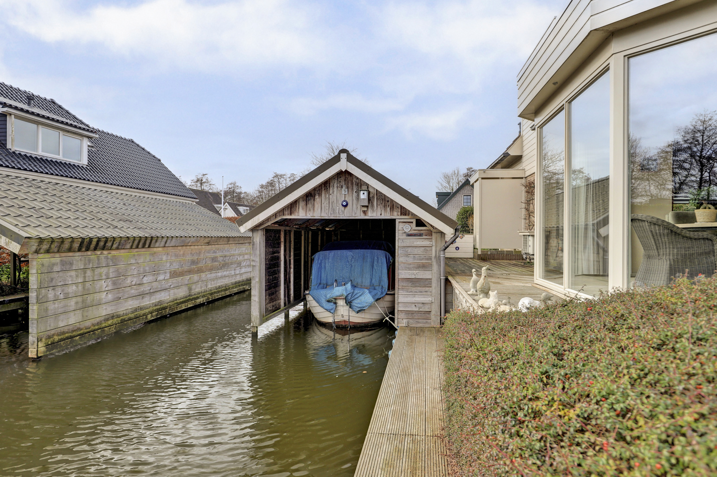 '$houseDetails->street_name'.' '.'$houseDetails->number'