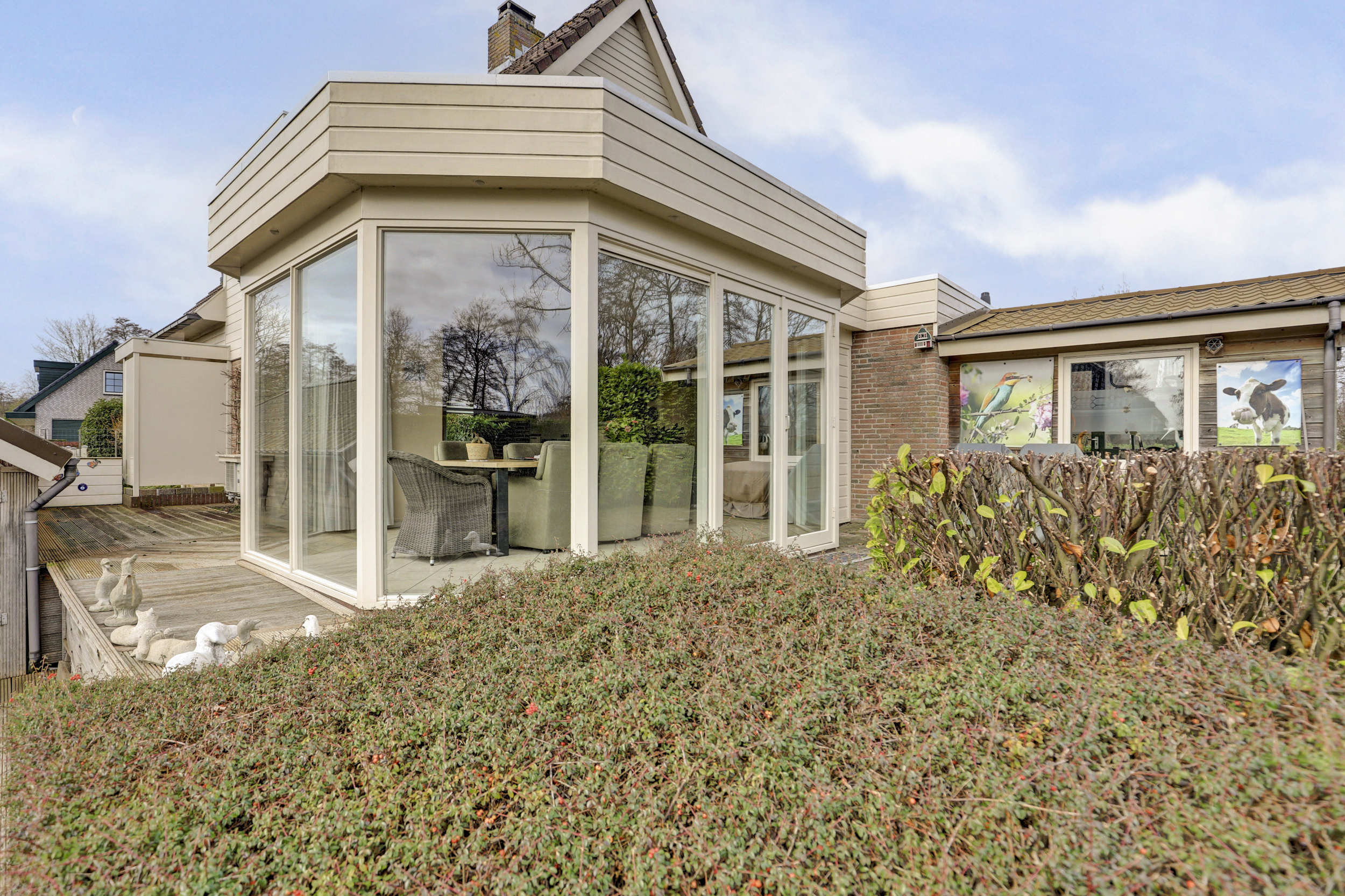 '$houseDetails->street_name'.' '.'$houseDetails->number'