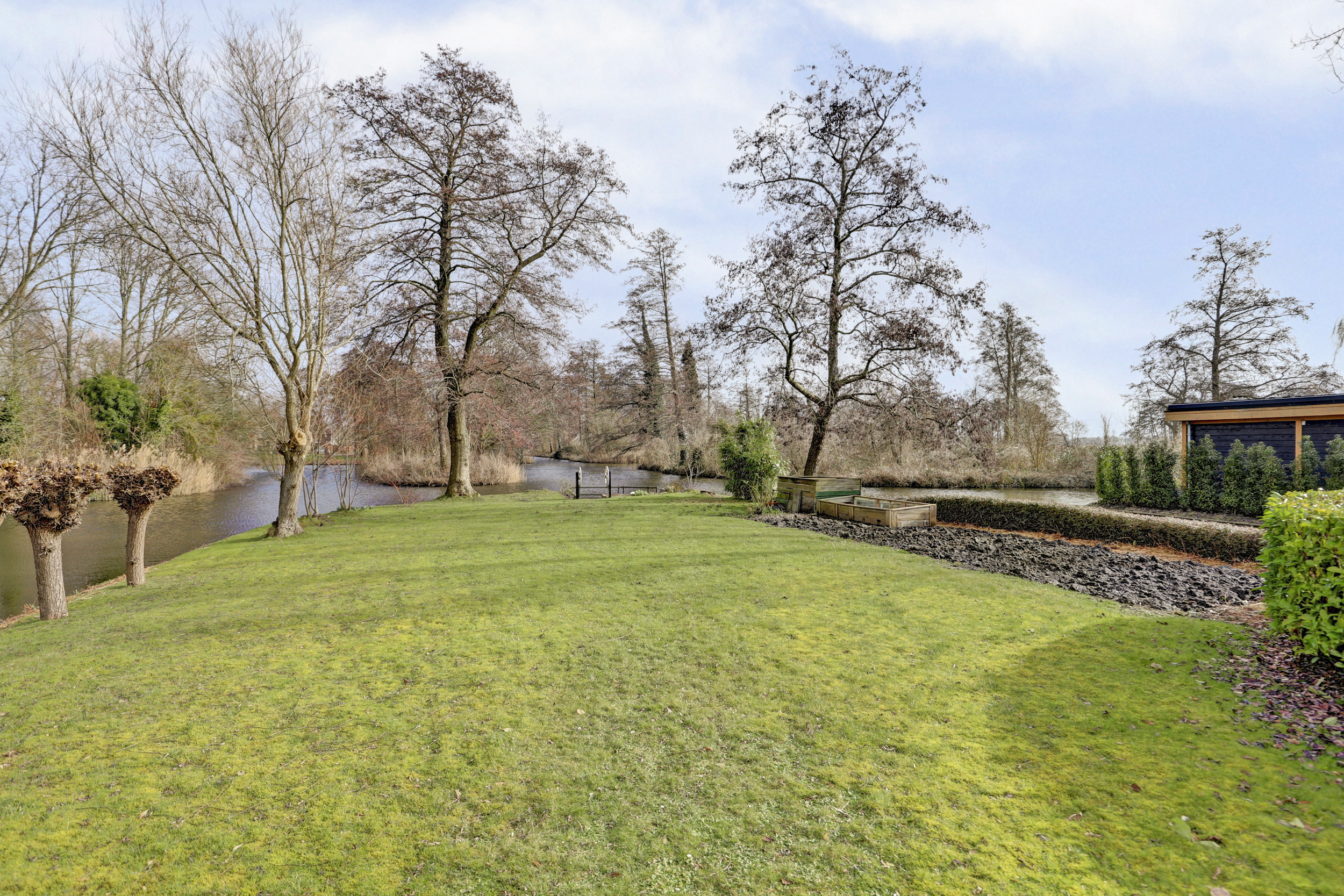 '$houseDetails->street_name'.' '.'$houseDetails->number'