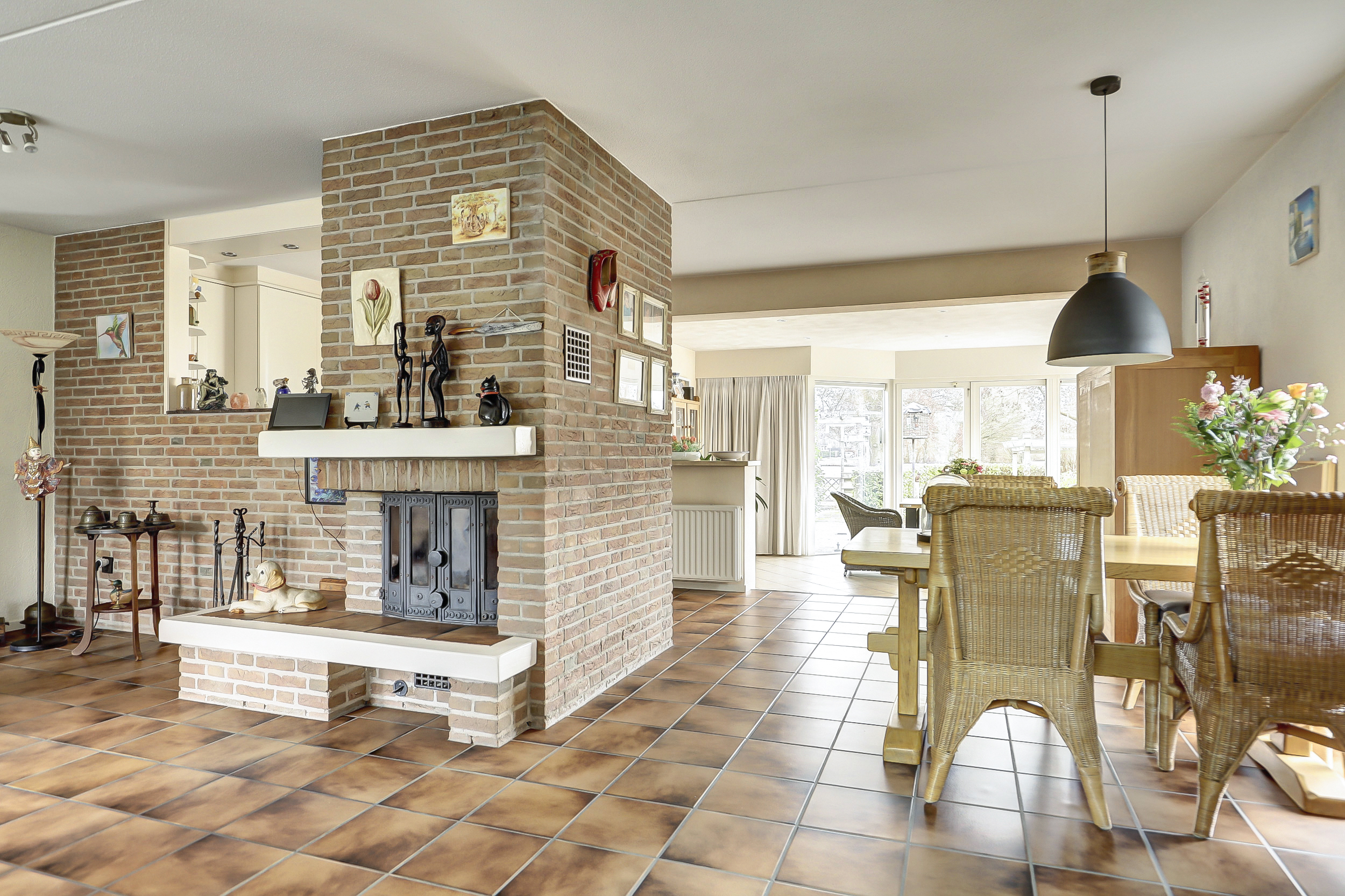 '$houseDetails->street_name'.' '.'$houseDetails->number'