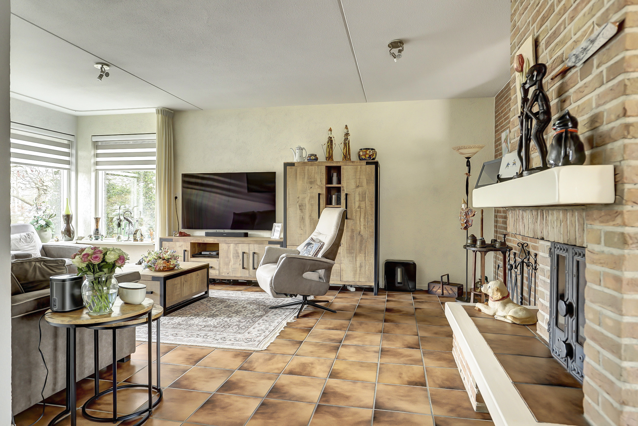 '$houseDetails->street_name'.' '.'$houseDetails->number'