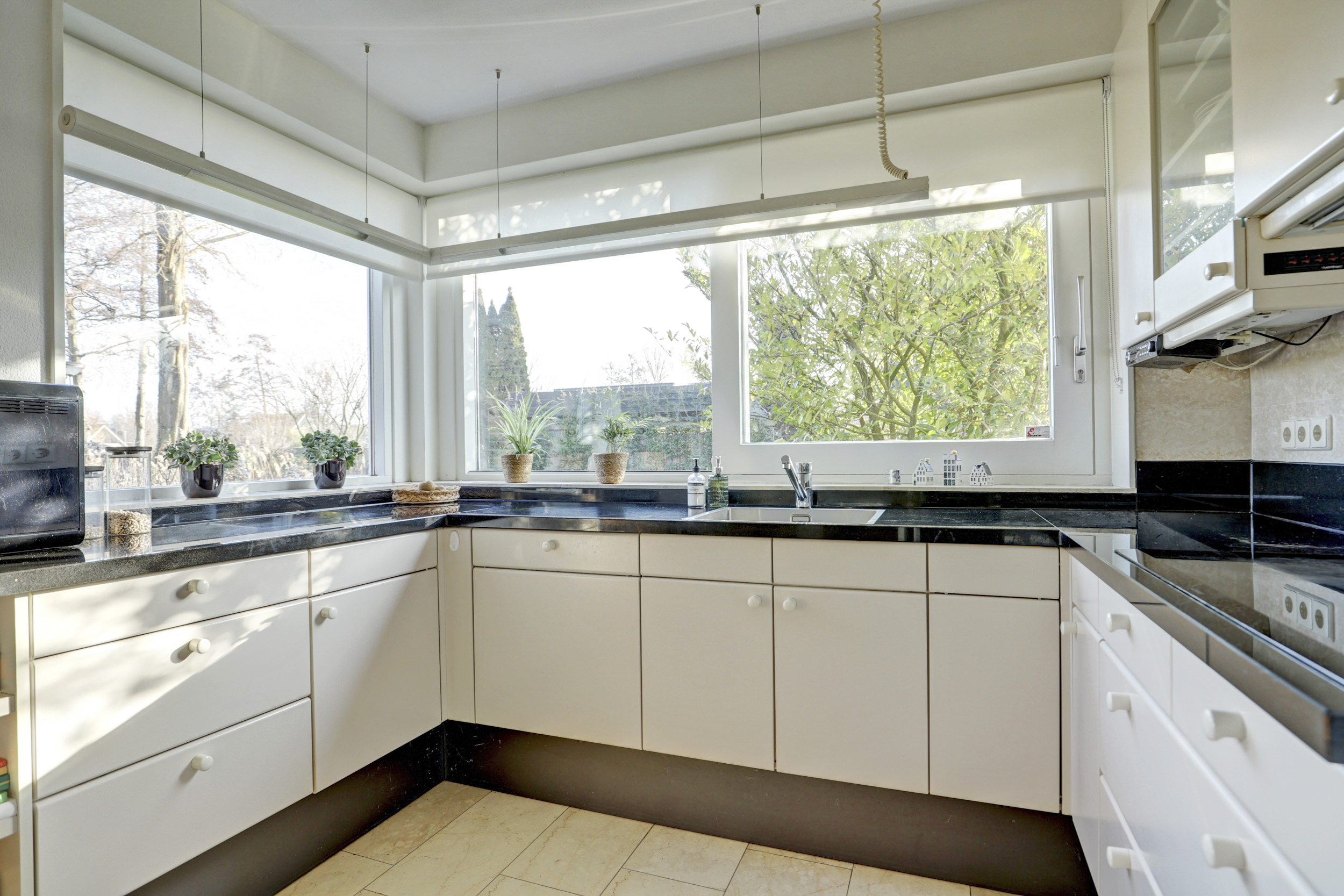 '$houseDetails->street_name'.' '.'$houseDetails->number'