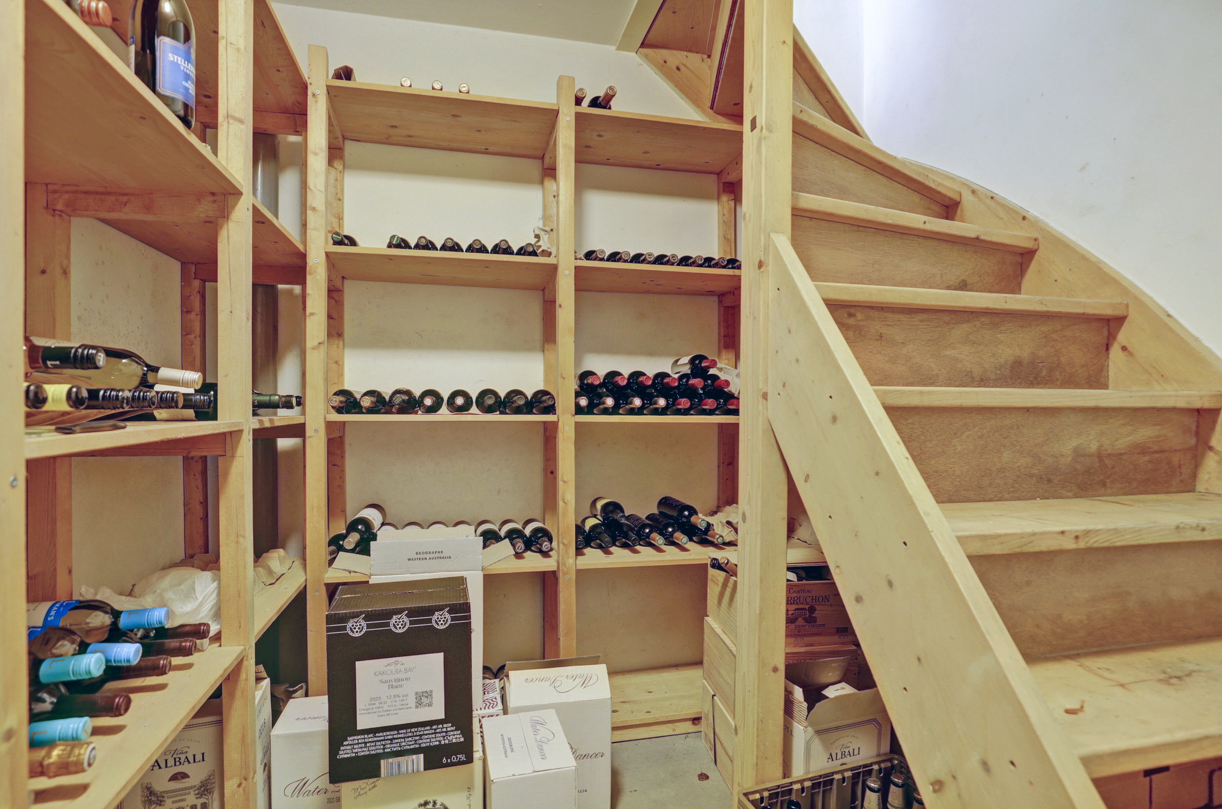 '$houseDetails->street_name'.' '.'$houseDetails->number'