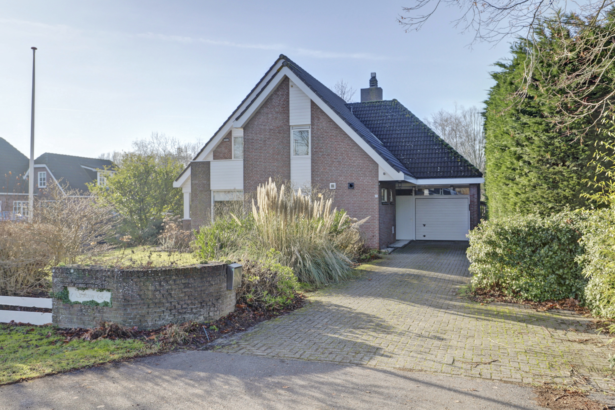 '$houseDetails->street_name'.' '.'$houseDetails->number'