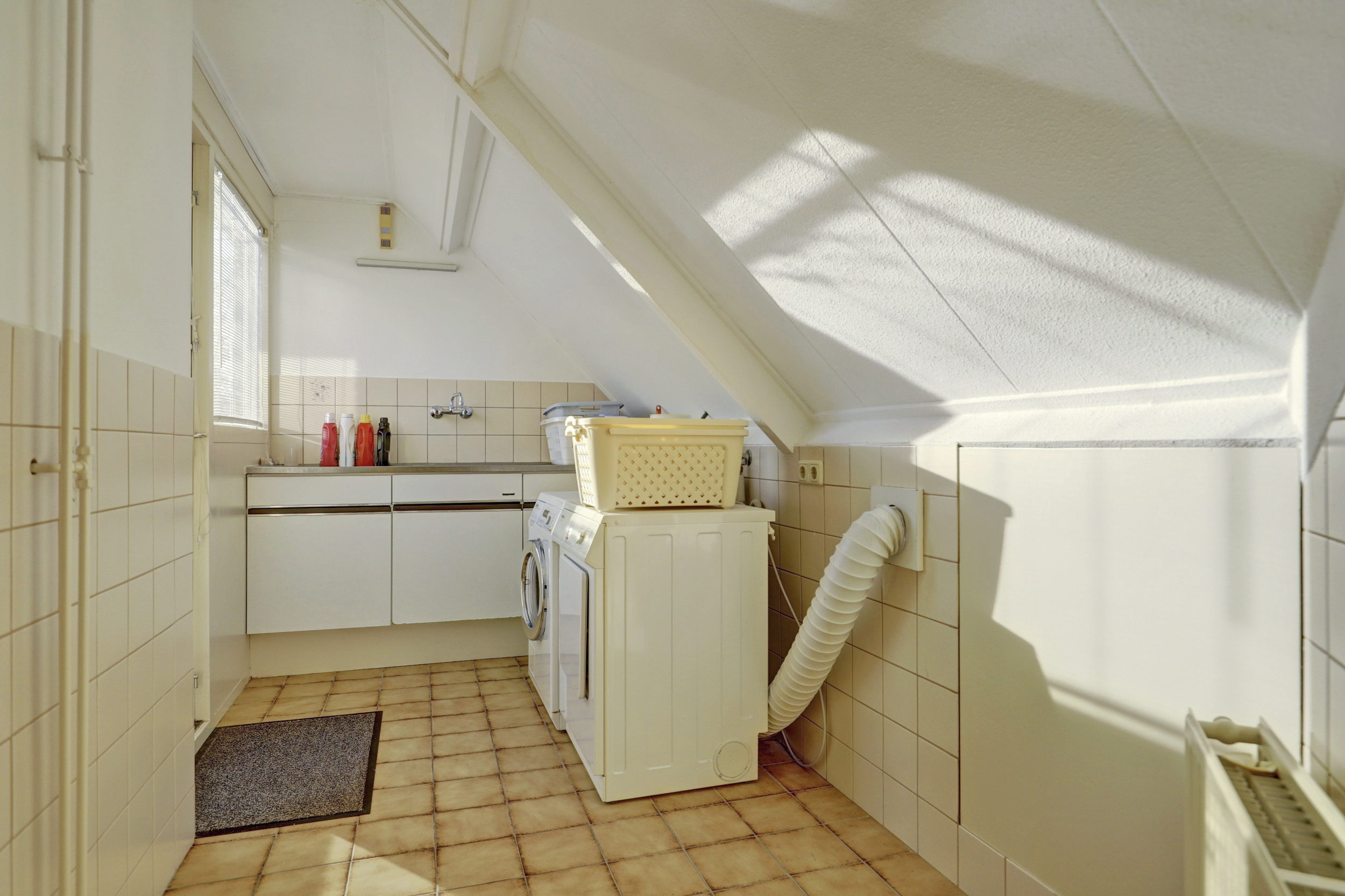 '$houseDetails->street_name'.' '.'$houseDetails->number'