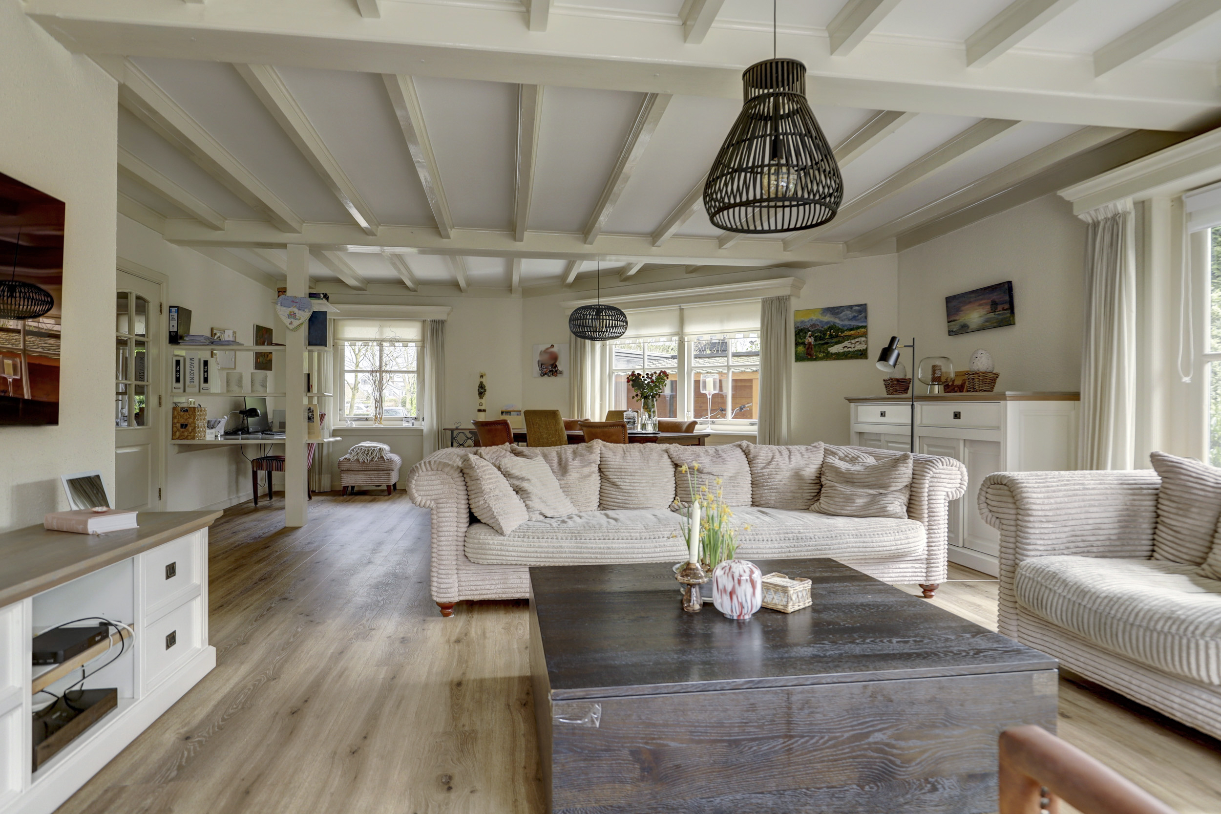 '$houseDetails->street_name'.' '.'$houseDetails->number'