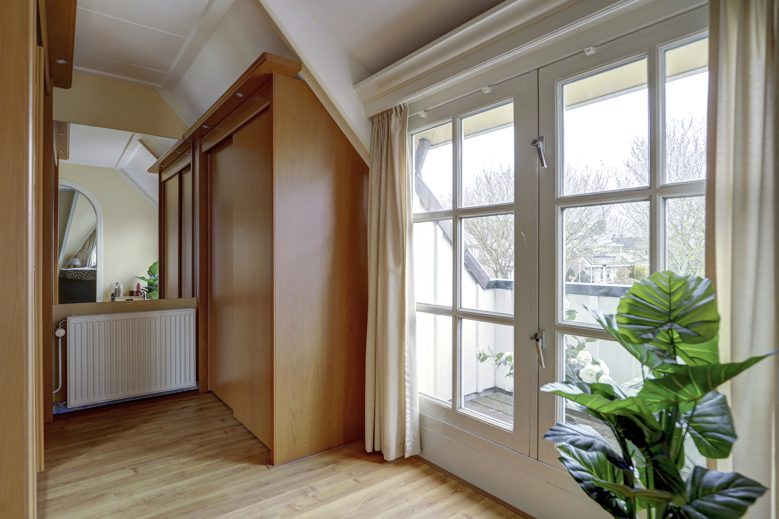 '$houseDetails->street_name'.' '.'$houseDetails->number'