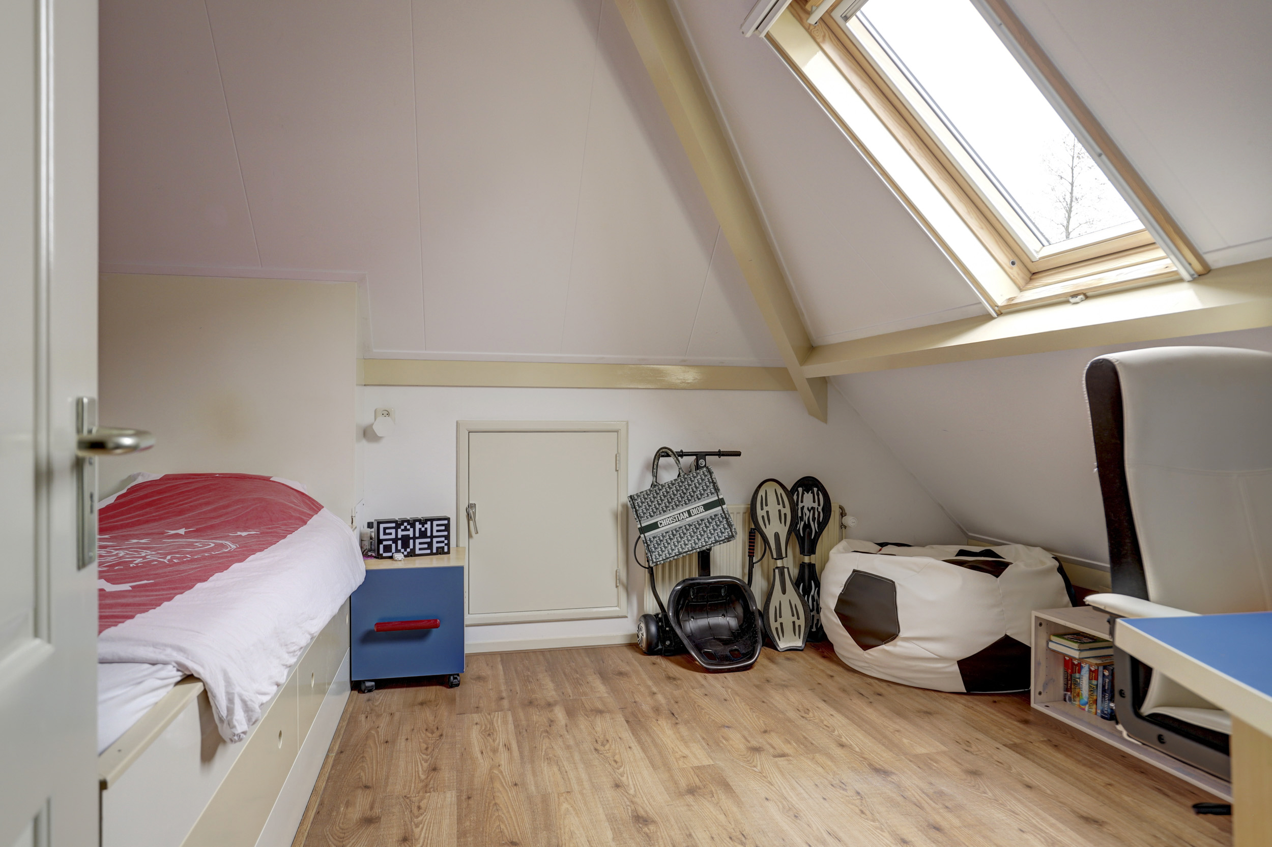 '$houseDetails->street_name'.' '.'$houseDetails->number'