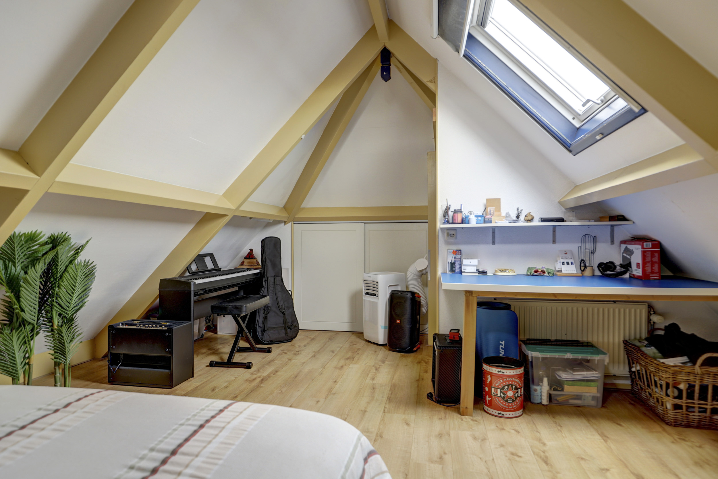 '$houseDetails->street_name'.' '.'$houseDetails->number'