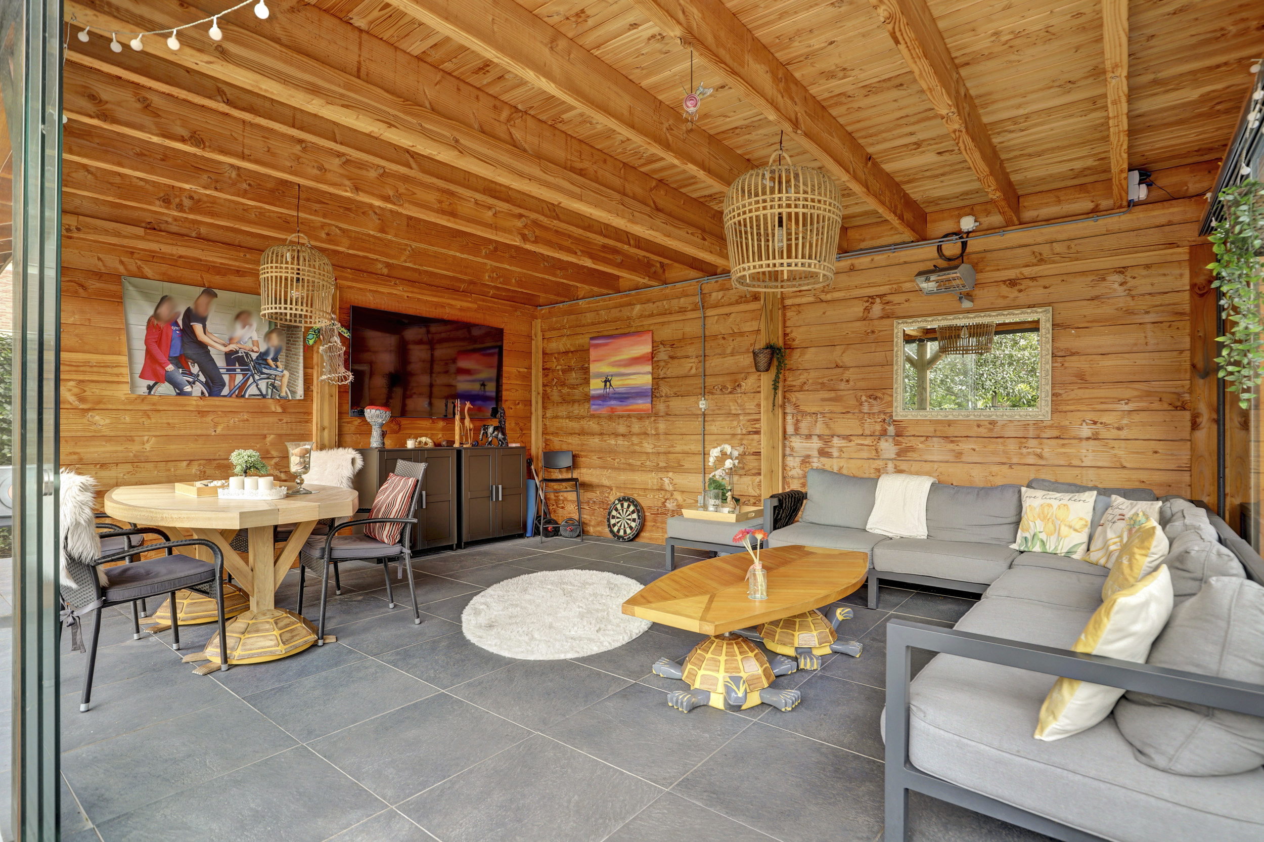 '$houseDetails->street_name'.' '.'$houseDetails->number'