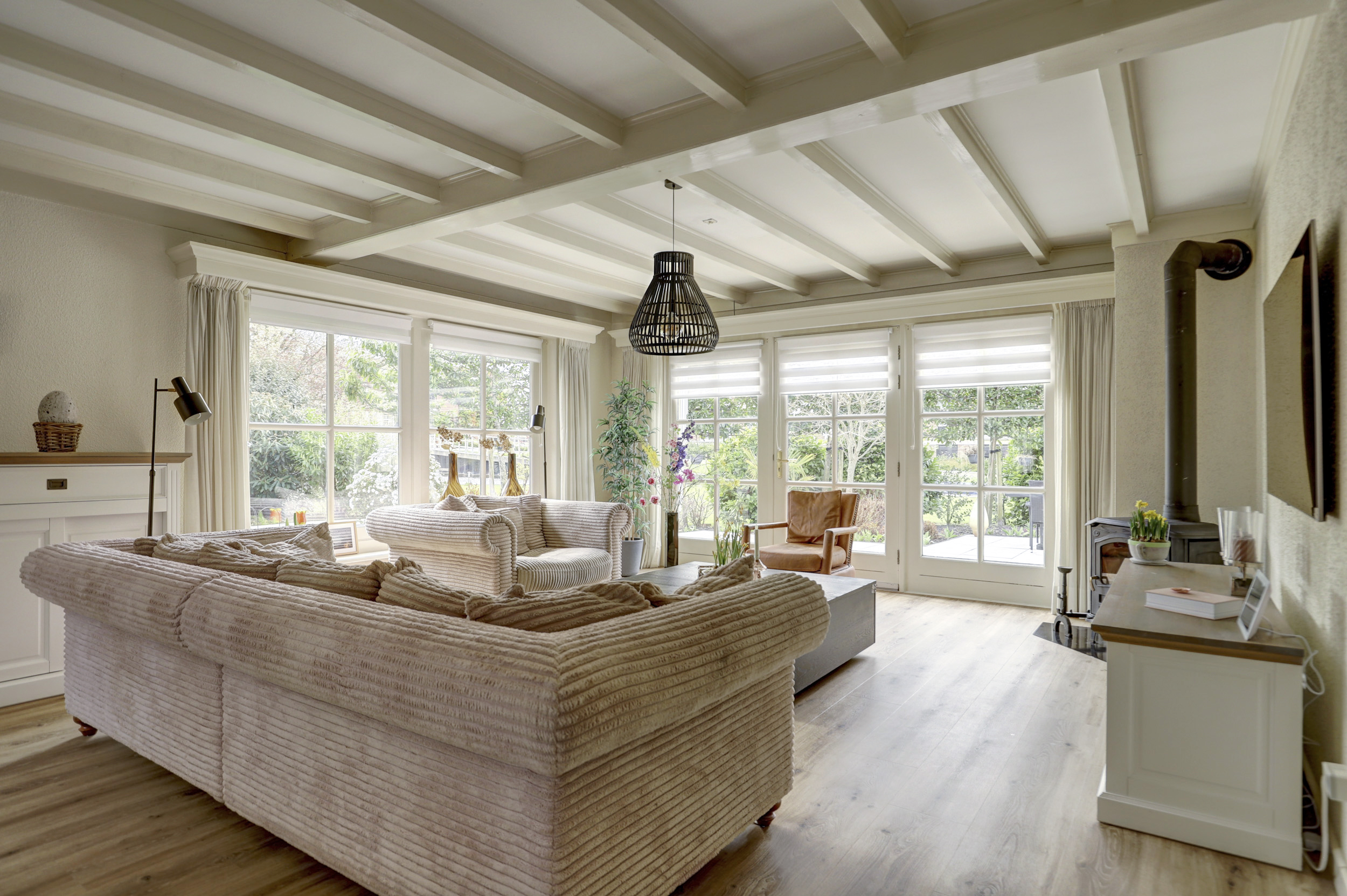 '$houseDetails->street_name'.' '.'$houseDetails->number'