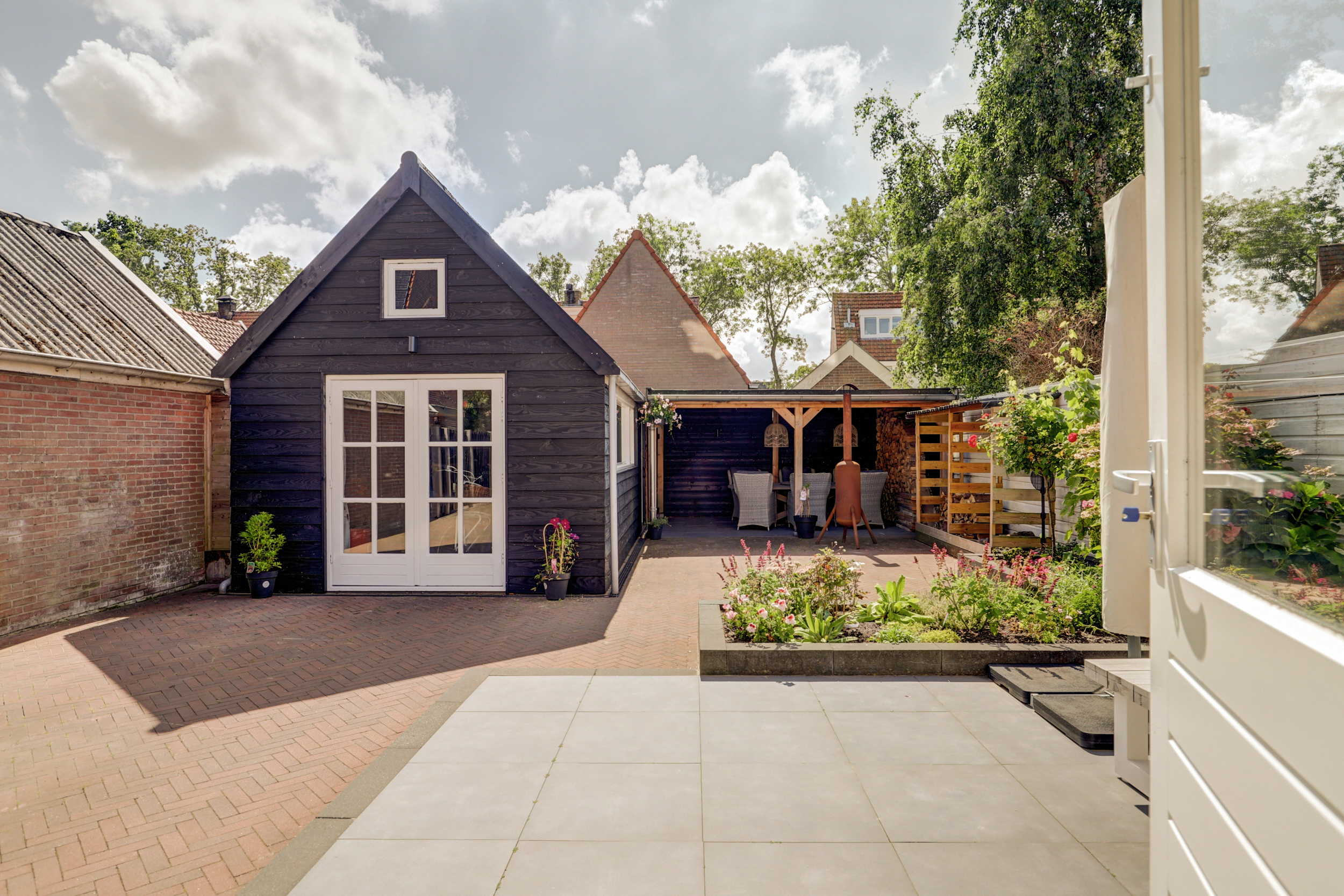 '$houseDetails->street_name'.' '.'$houseDetails->number'