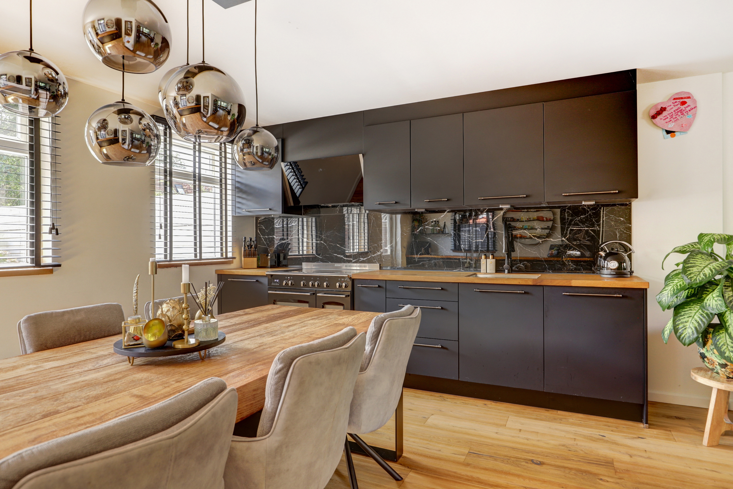 '$houseDetails->street_name'.' '.'$houseDetails->number'