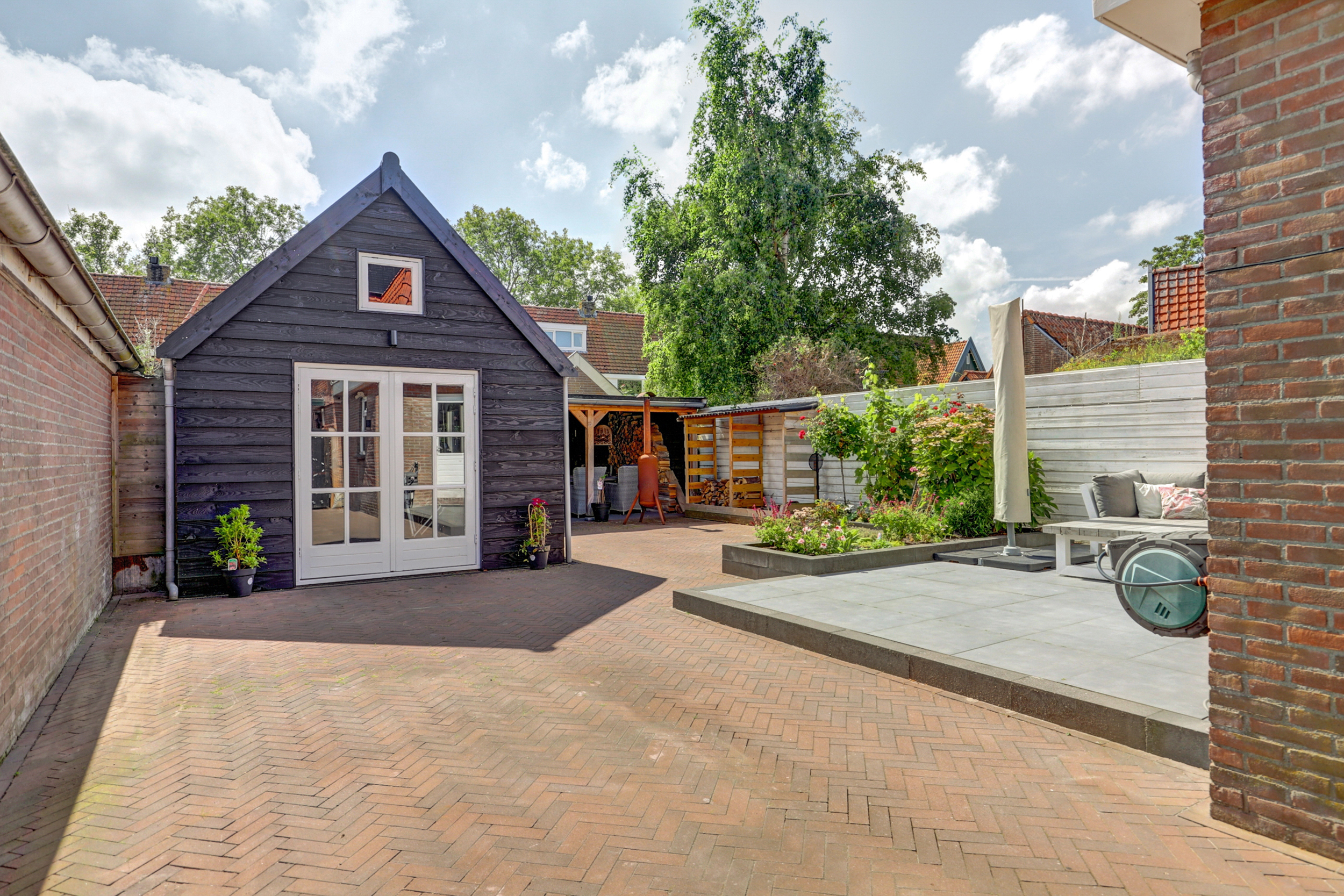 '$houseDetails->street_name'.' '.'$houseDetails->number'