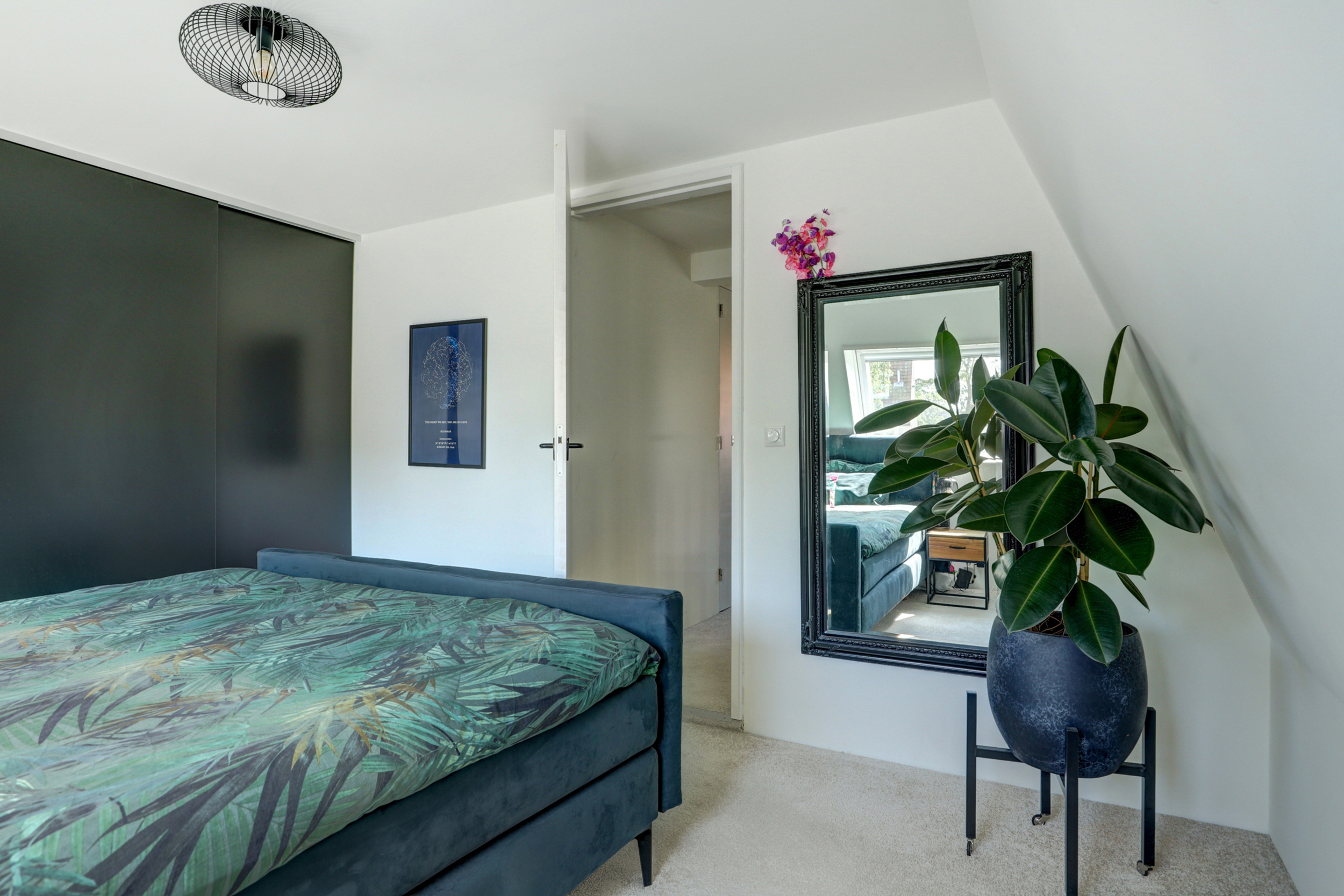 '$houseDetails->street_name'.' '.'$houseDetails->number'