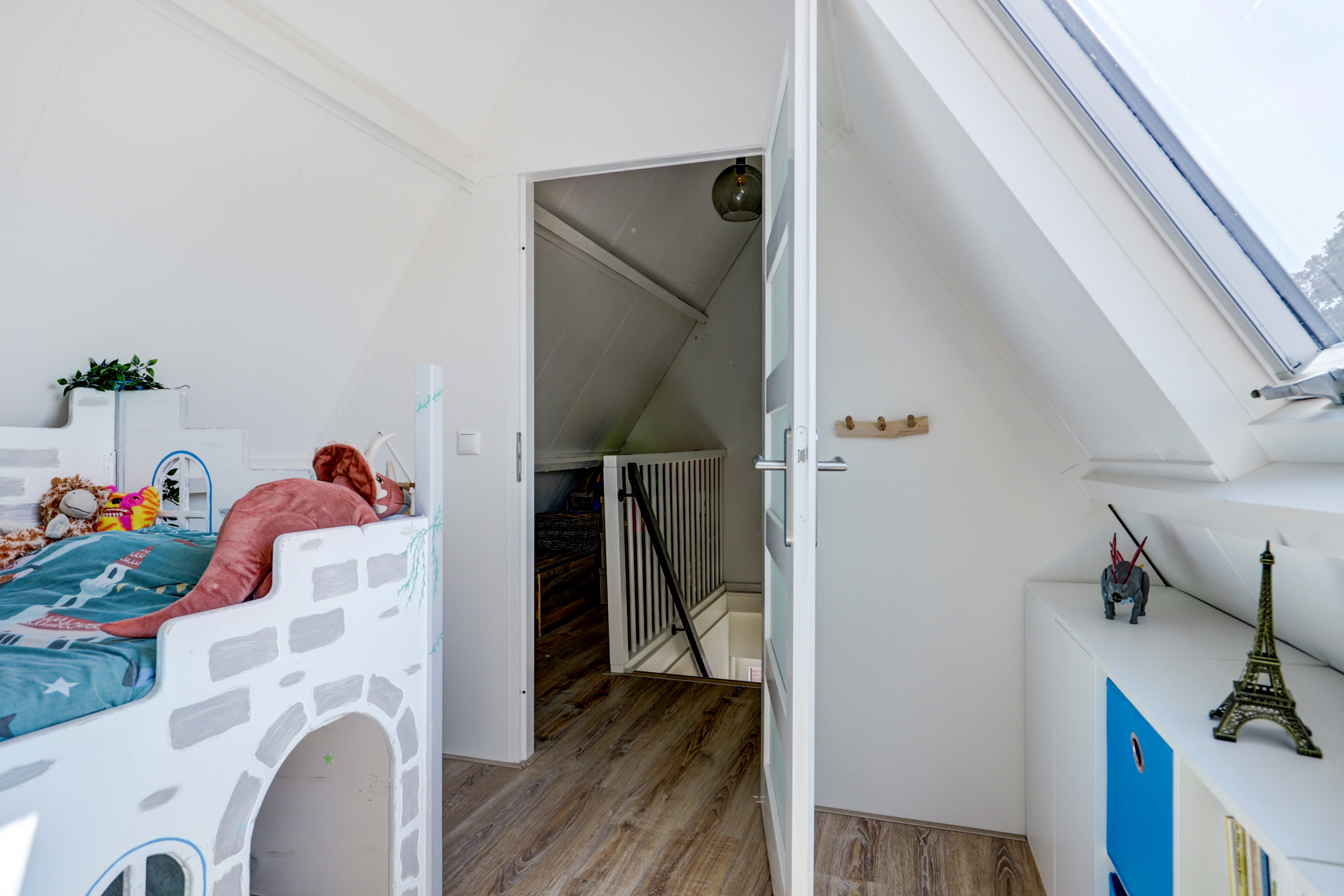 '$houseDetails->street_name'.' '.'$houseDetails->number'