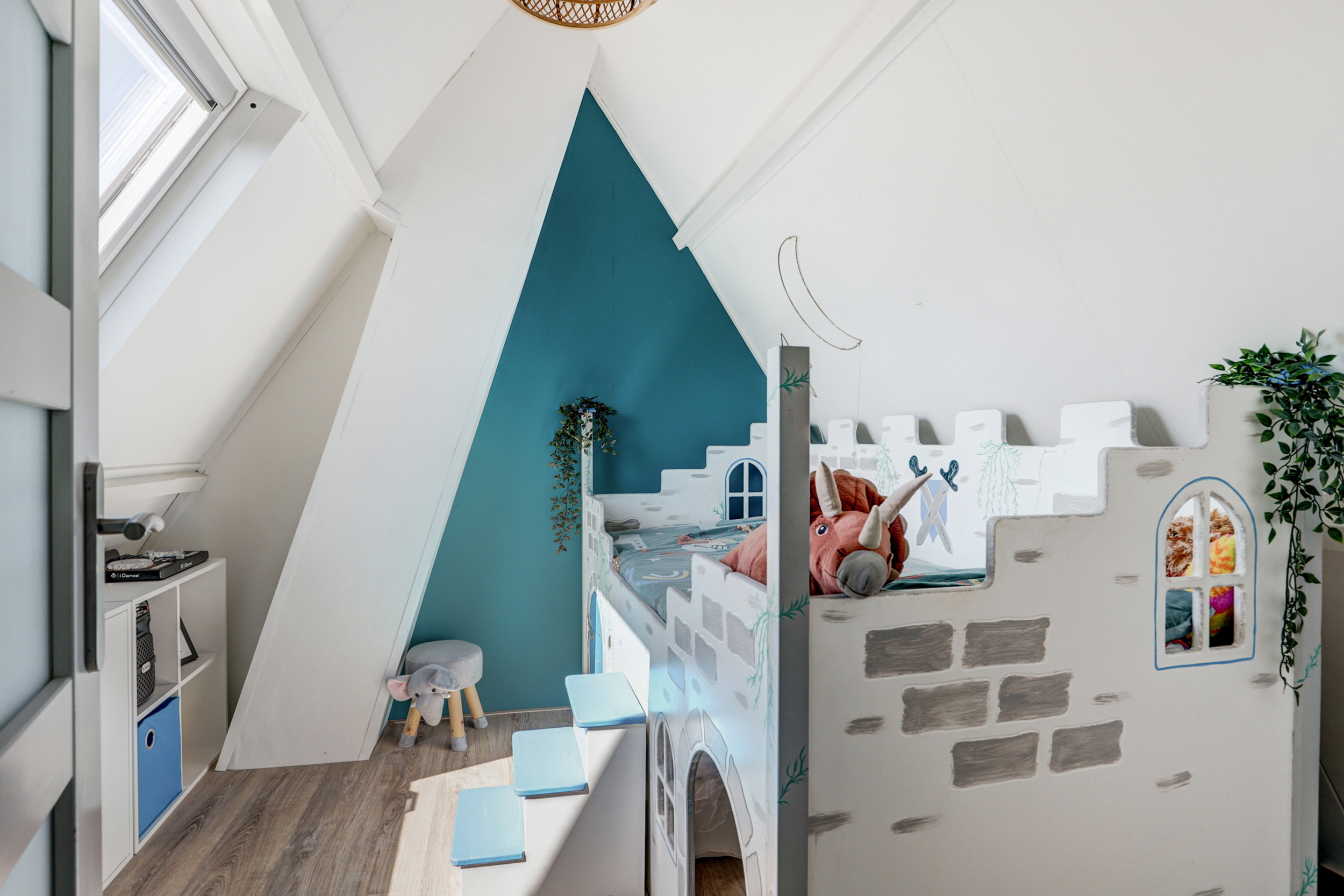 '$houseDetails->street_name'.' '.'$houseDetails->number'