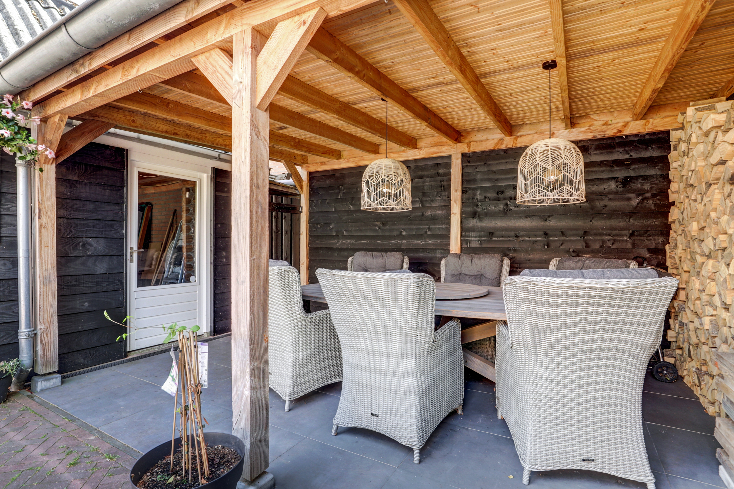 '$houseDetails->street_name'.' '.'$houseDetails->number'