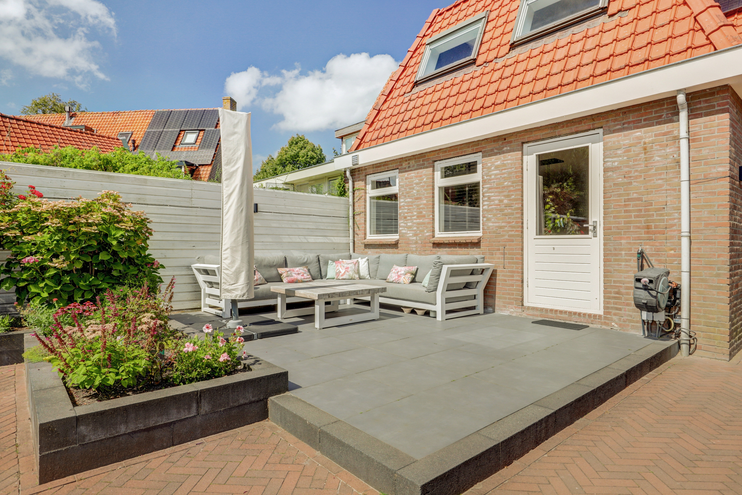 '$houseDetails->street_name'.' '.'$houseDetails->number'