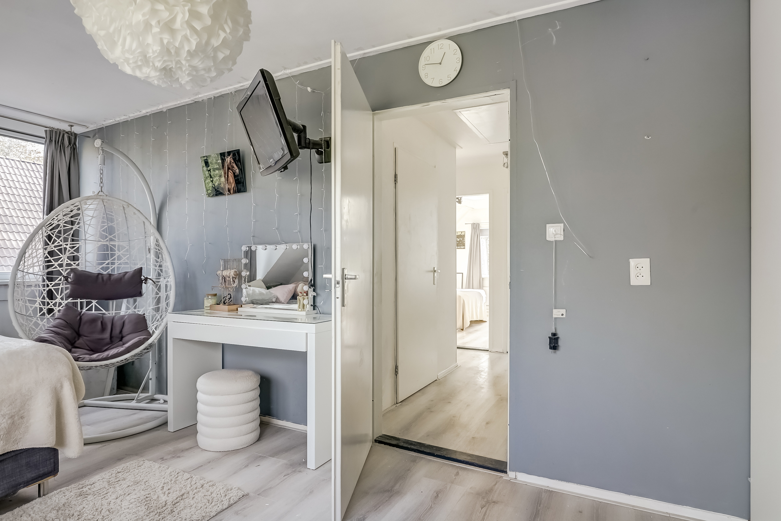 '$houseDetails->street_name'.' '.'$houseDetails->number'