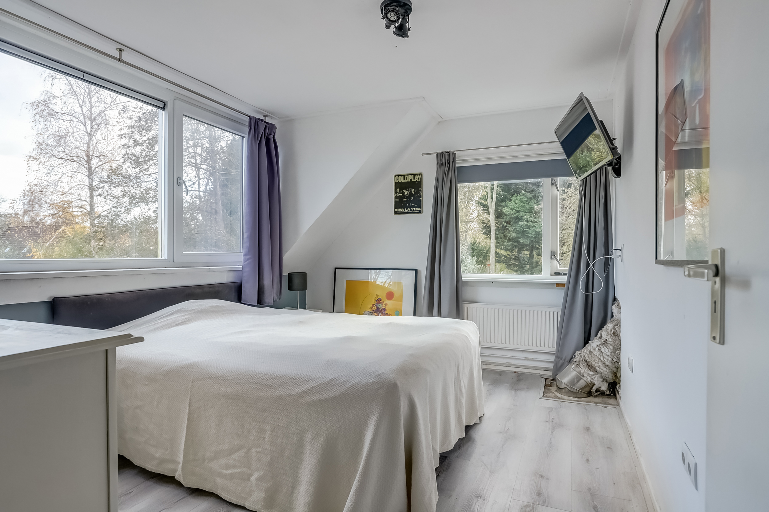 '$houseDetails->street_name'.' '.'$houseDetails->number'