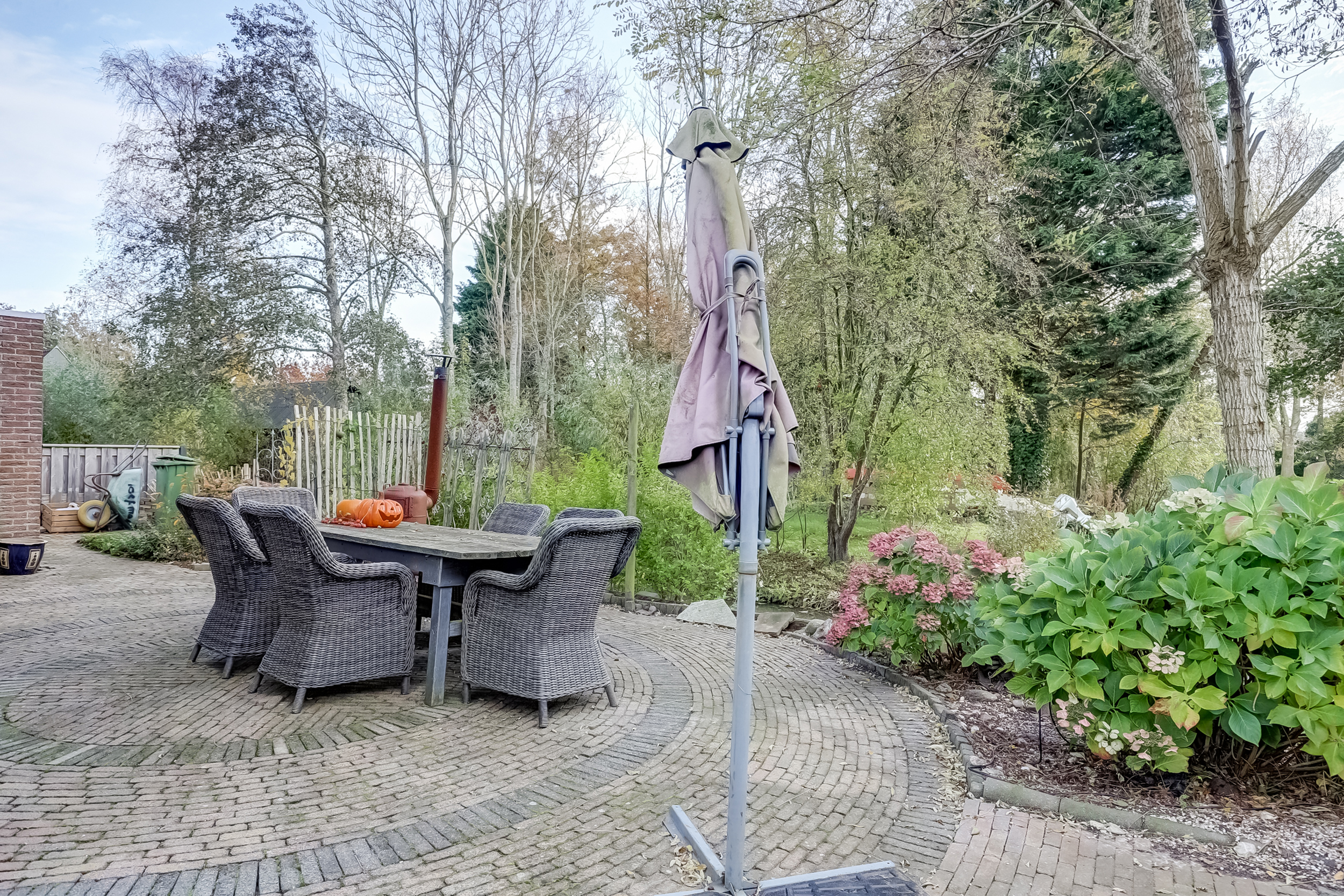 '$houseDetails->street_name'.' '.'$houseDetails->number'