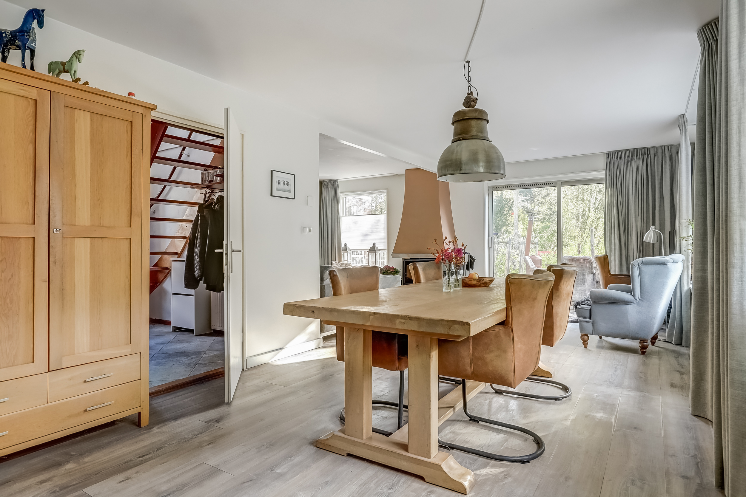 '$houseDetails->street_name'.' '.'$houseDetails->number'