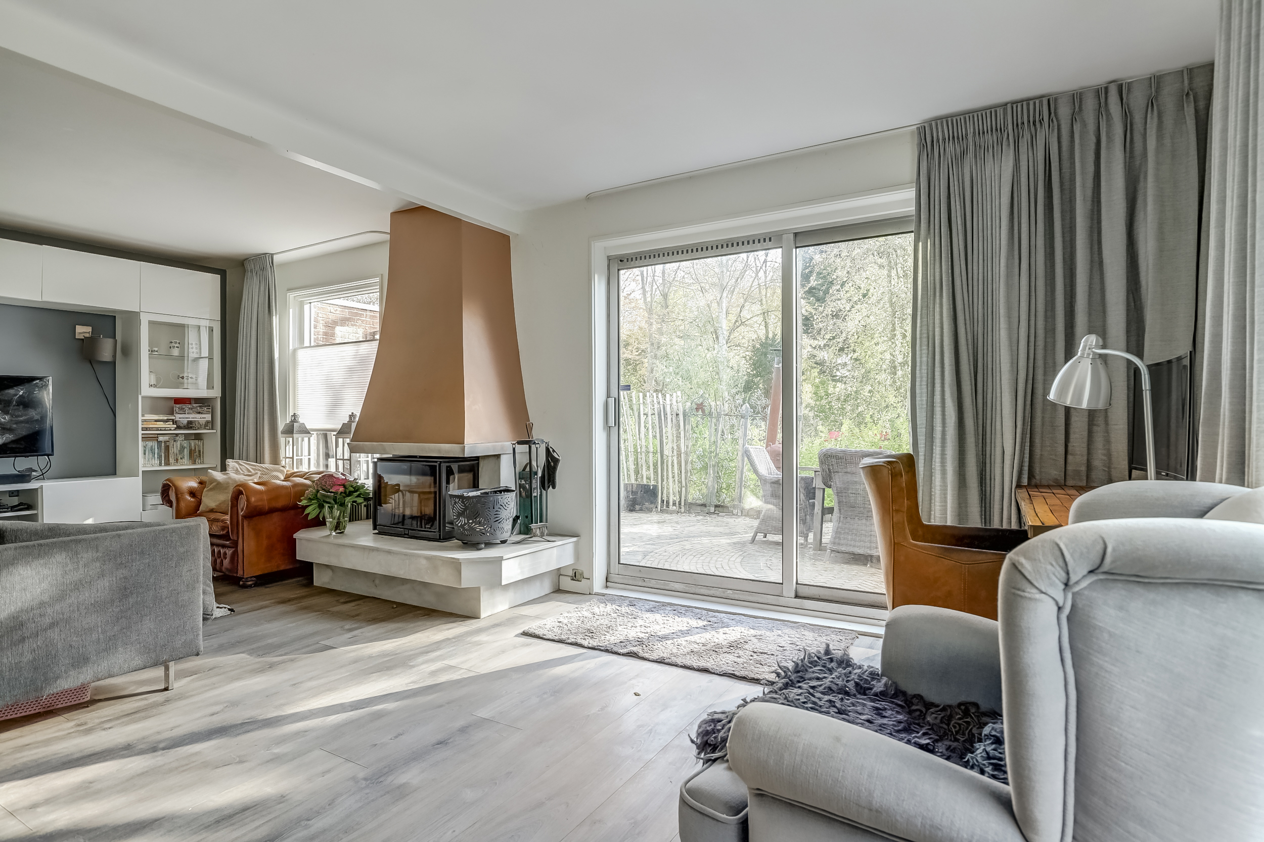 '$houseDetails->street_name'.' '.'$houseDetails->number'