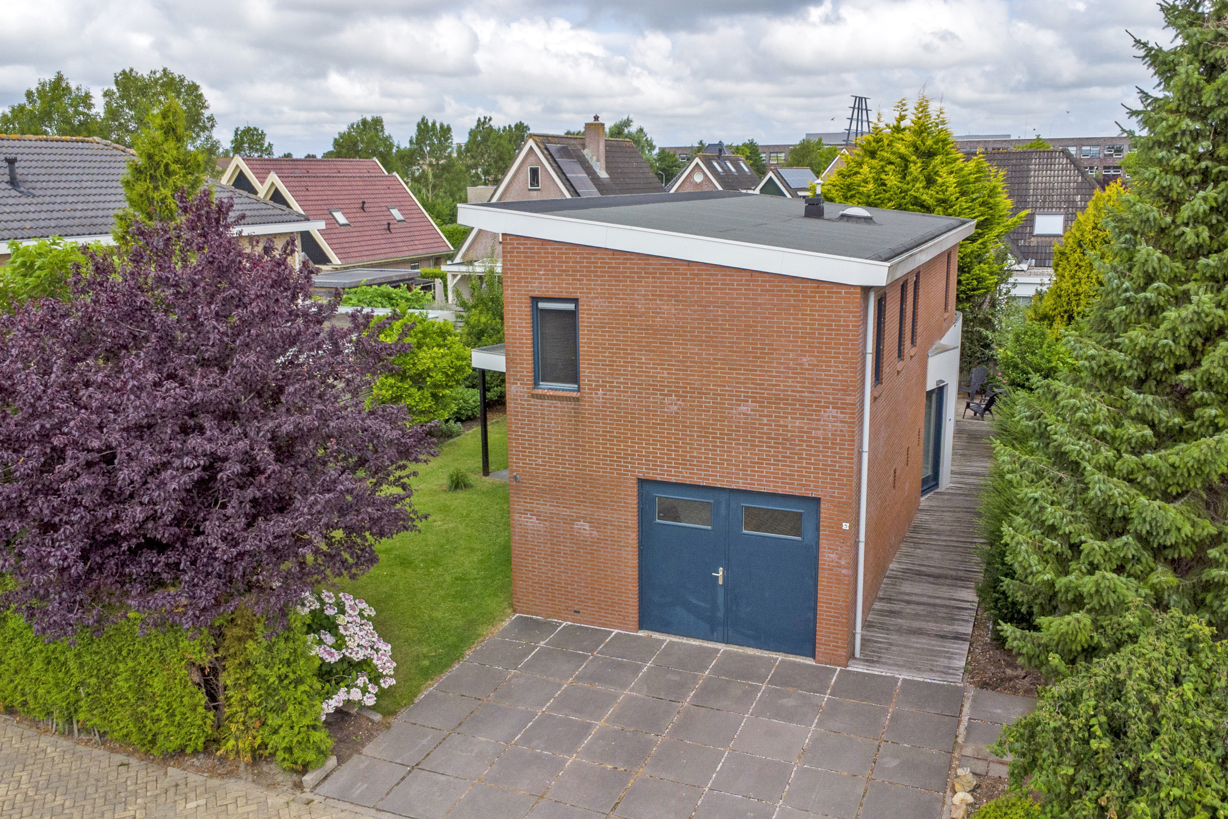 '$houseDetails->street_name'.' '.'$houseDetails->number'