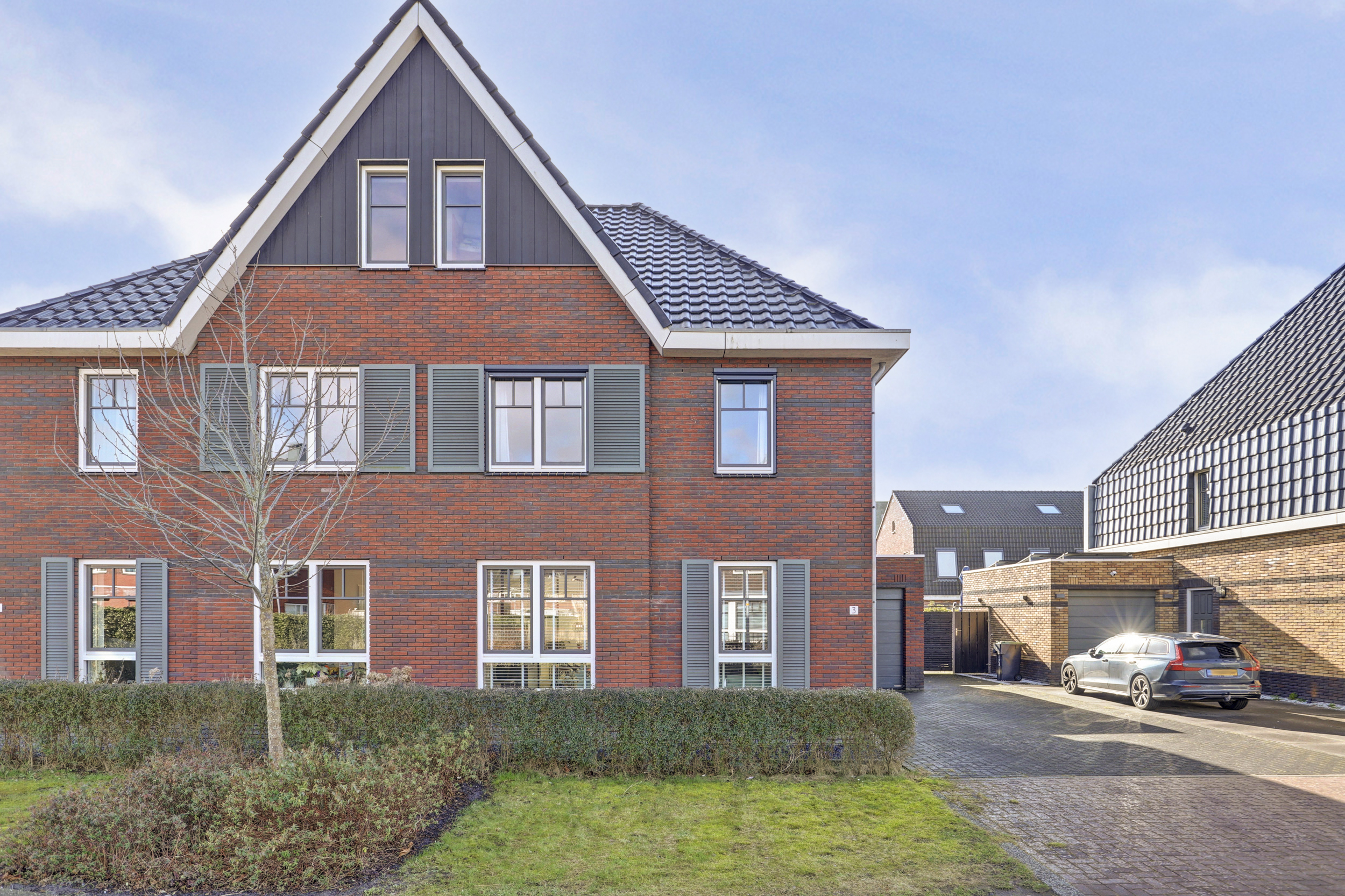 '$houseDetails->street_name'.' '.'$houseDetails->number'