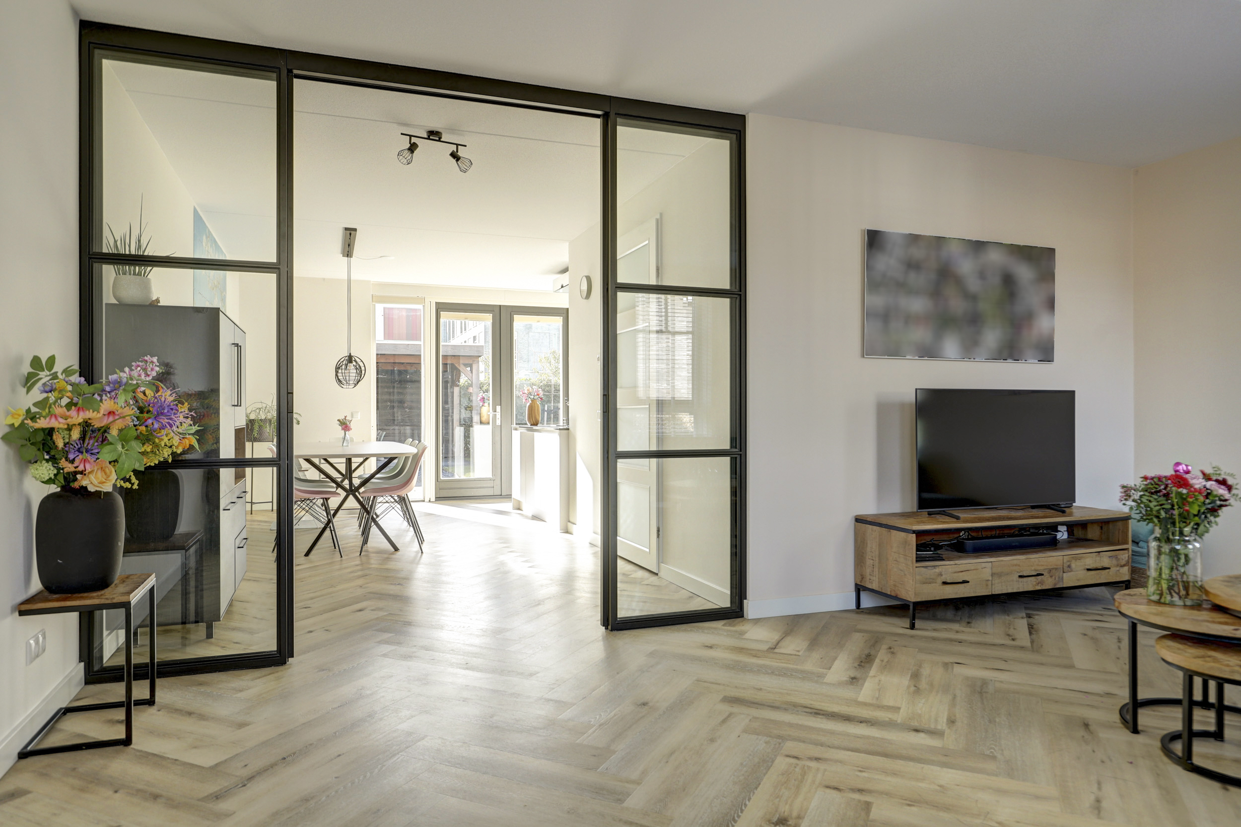 '$houseDetails->street_name'.' '.'$houseDetails->number'