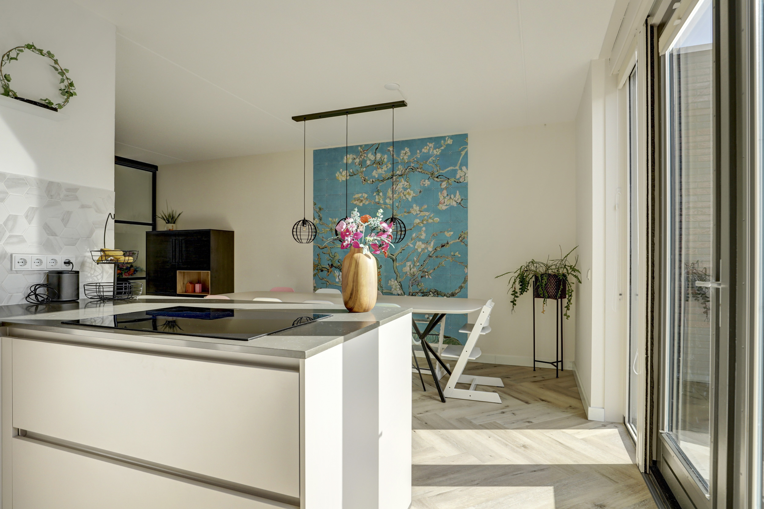 '$houseDetails->street_name'.' '.'$houseDetails->number'