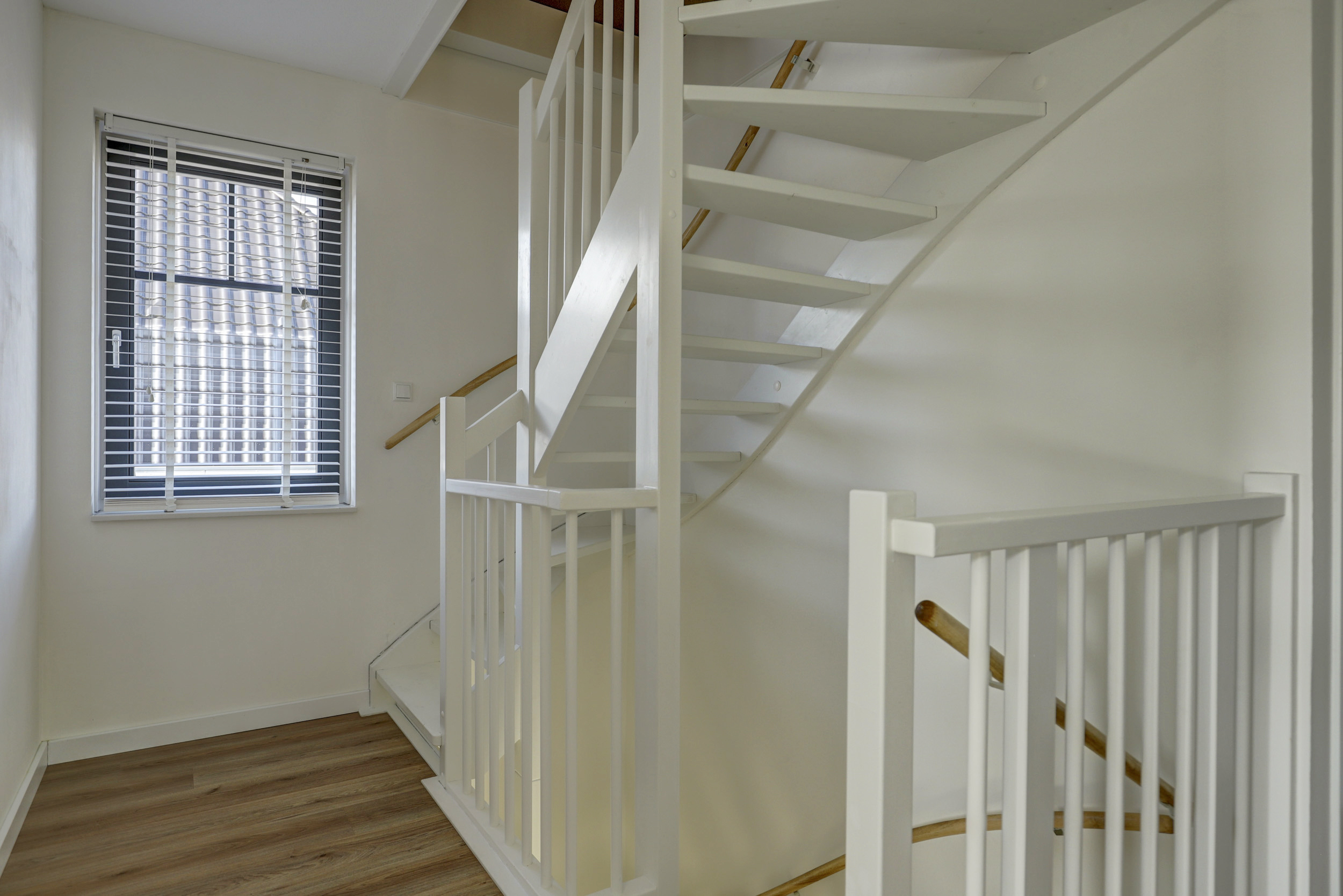 '$houseDetails->street_name'.' '.'$houseDetails->number'