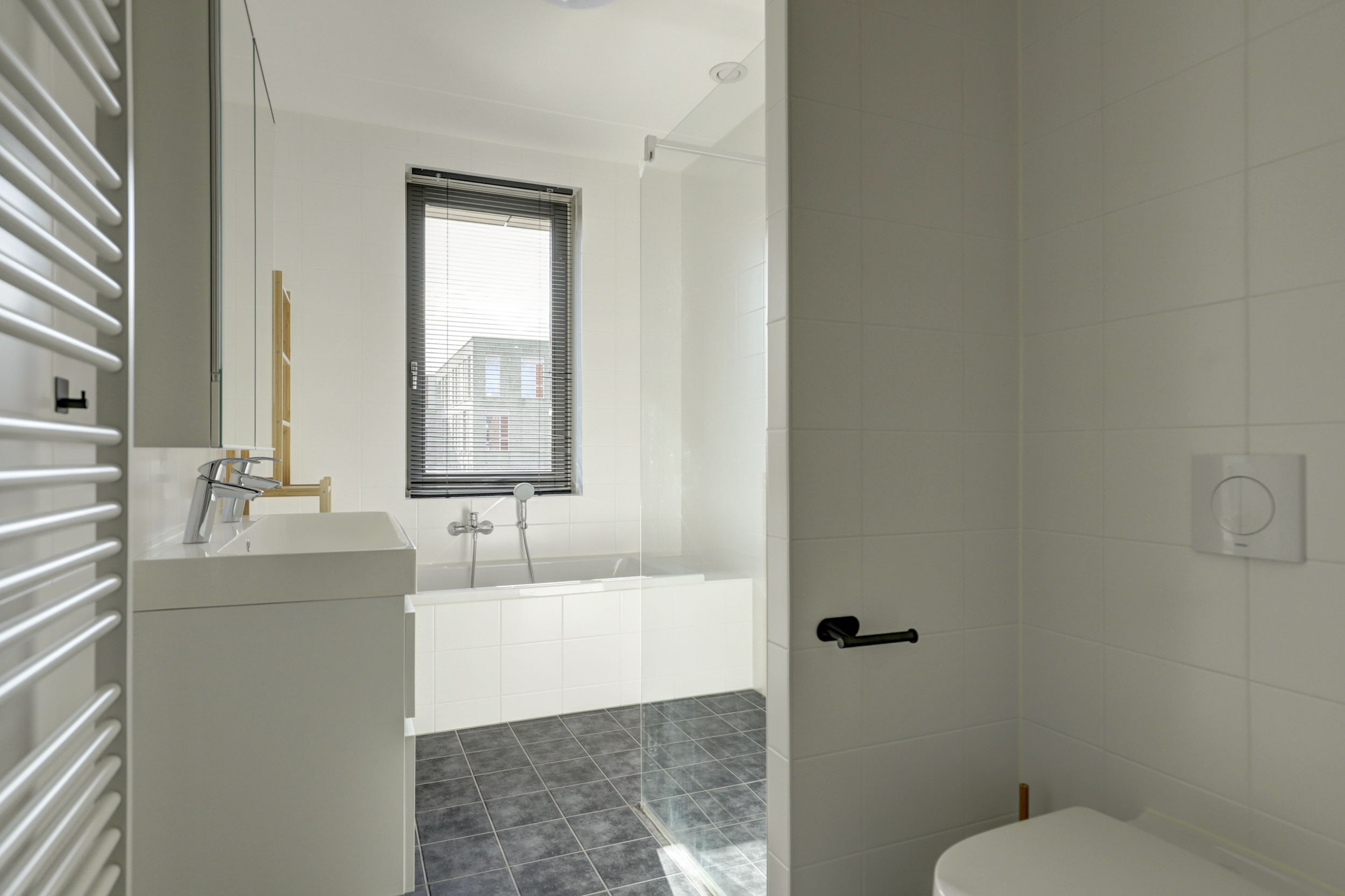 '$houseDetails->street_name'.' '.'$houseDetails->number'