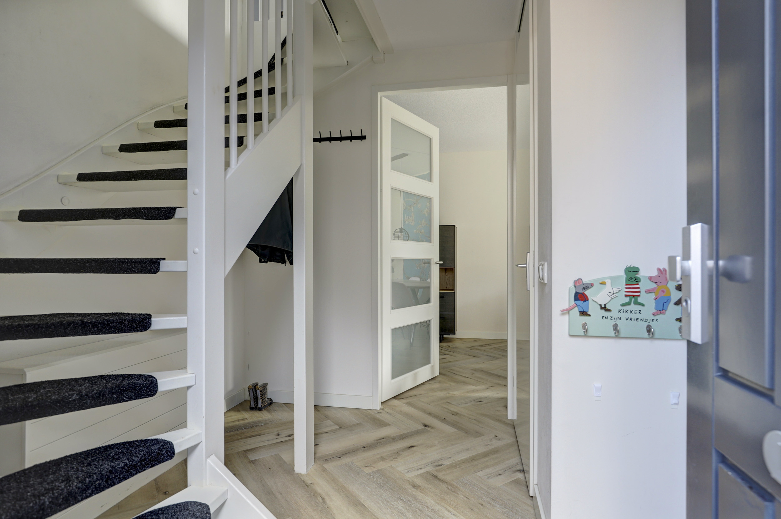 '$houseDetails->street_name'.' '.'$houseDetails->number'