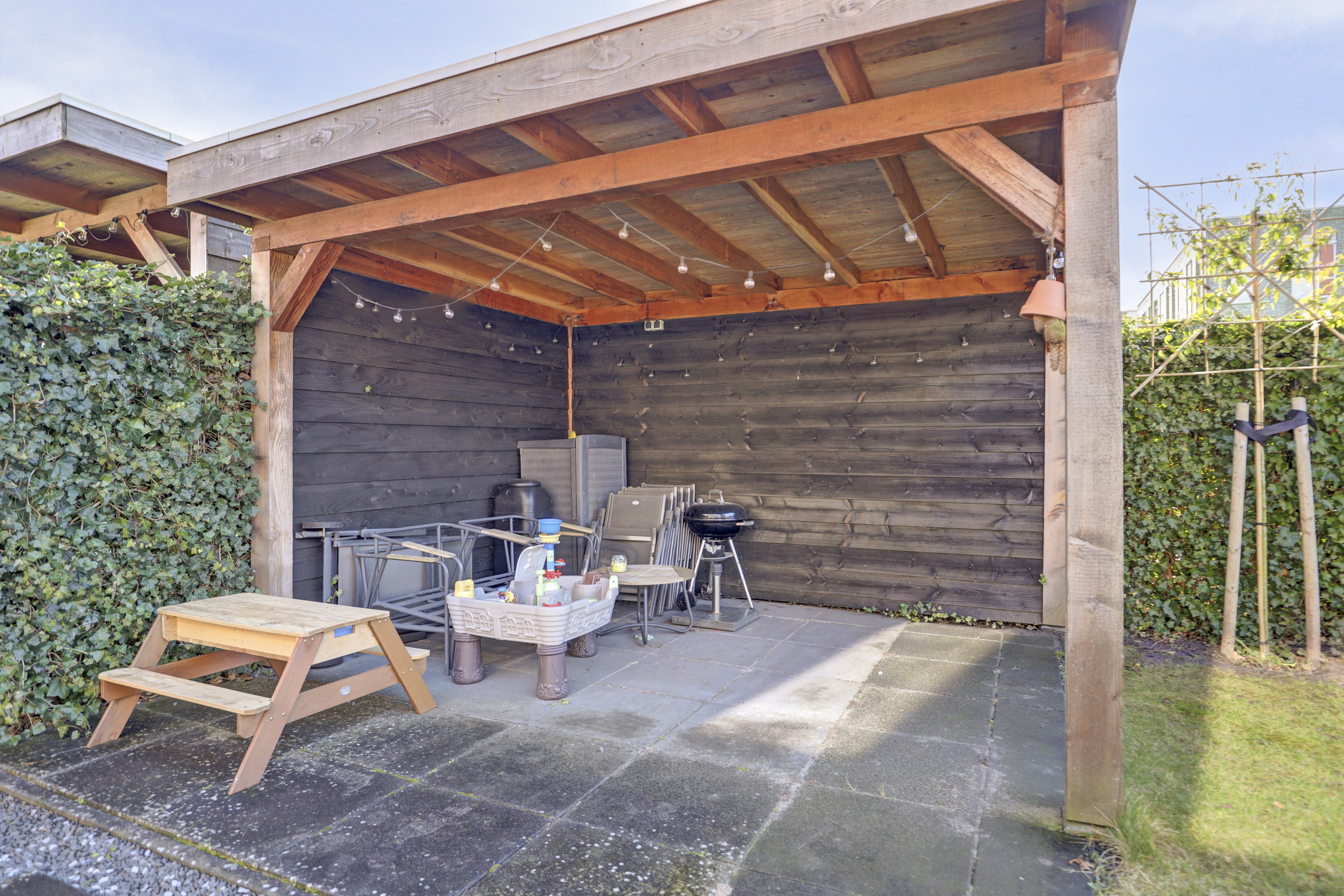 '$houseDetails->street_name'.' '.'$houseDetails->number'