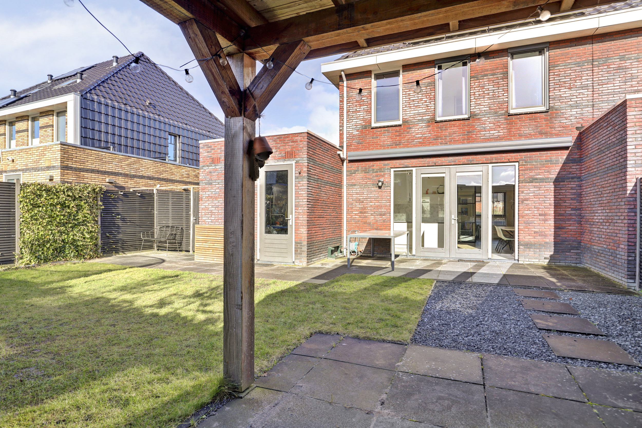 '$houseDetails->street_name'.' '.'$houseDetails->number'