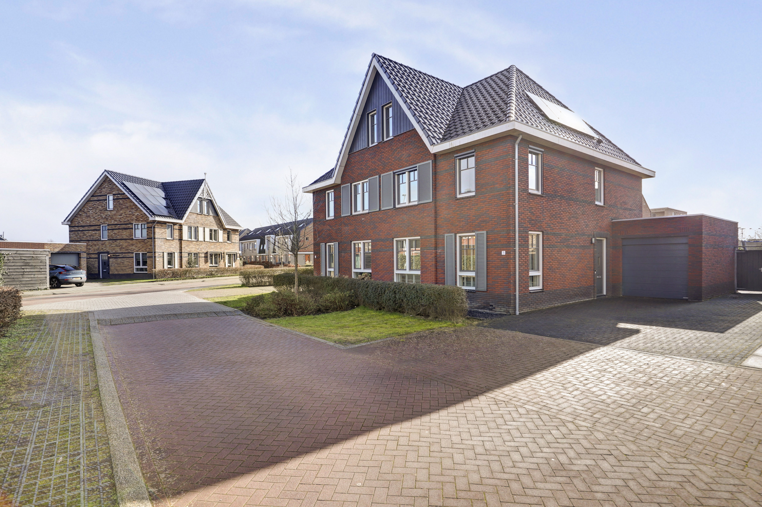 '$houseDetails->street_name'.' '.'$houseDetails->number'