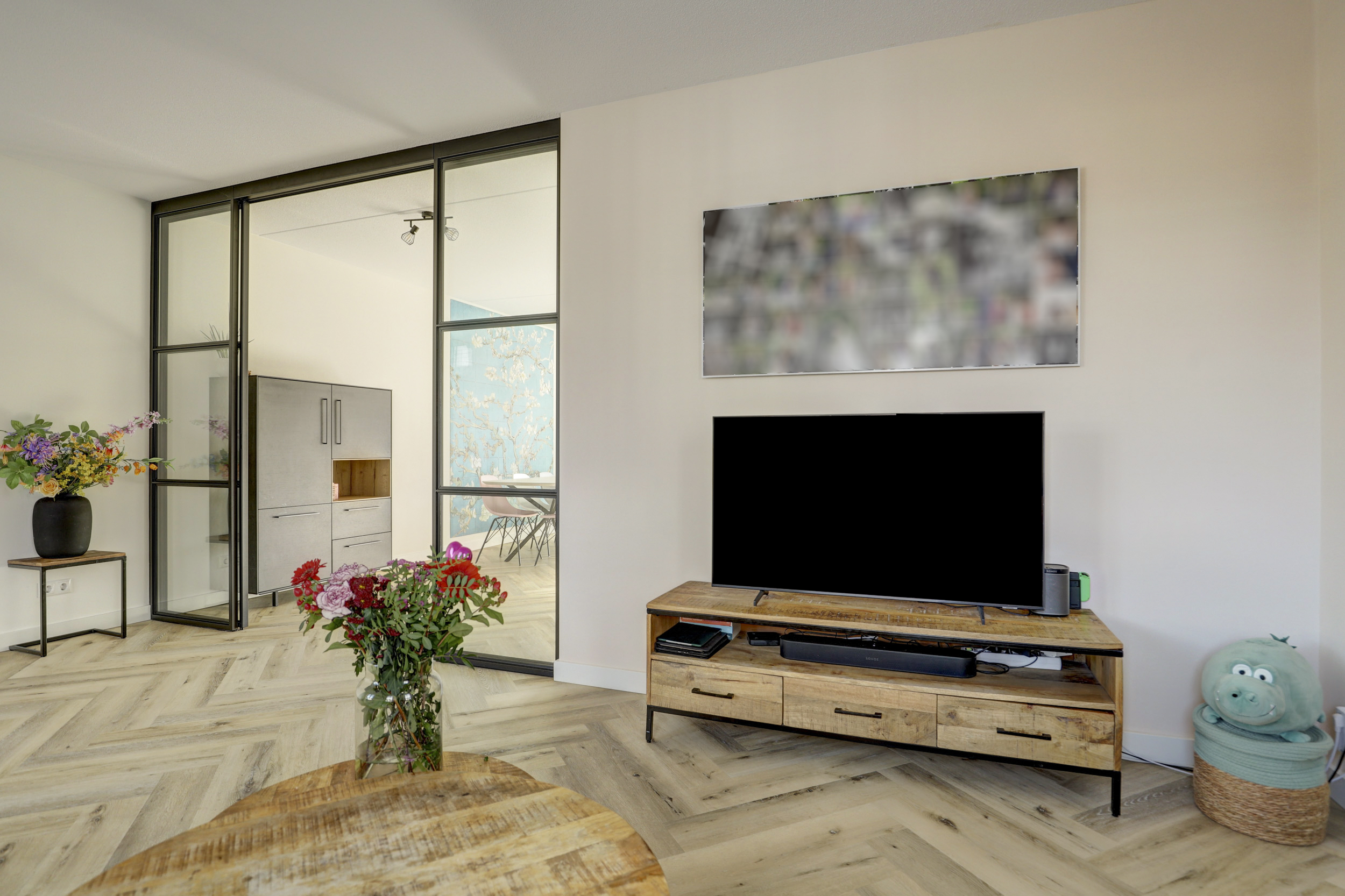 '$houseDetails->street_name'.' '.'$houseDetails->number'