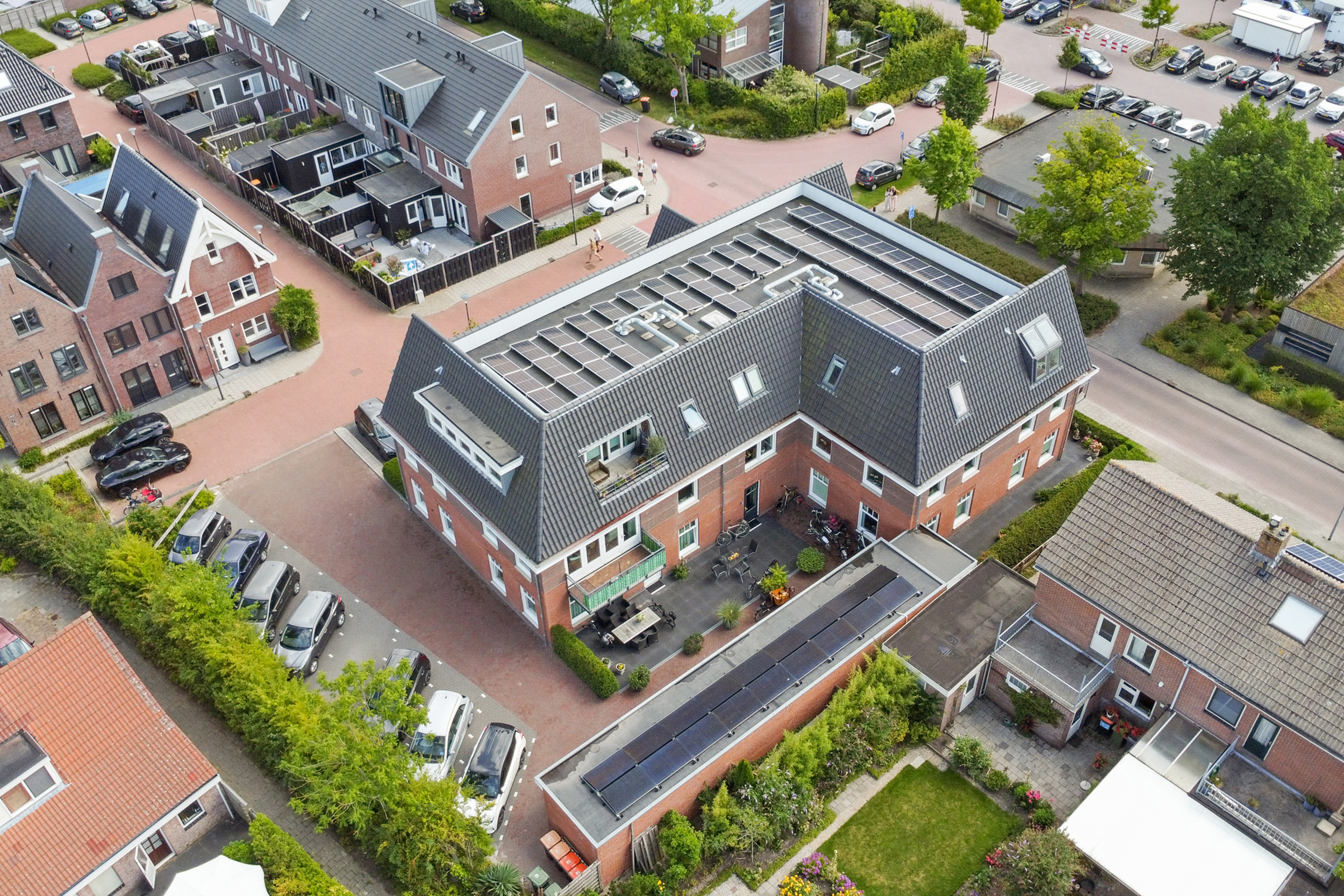 '$houseDetails->street_name'.' '.'$houseDetails->number'