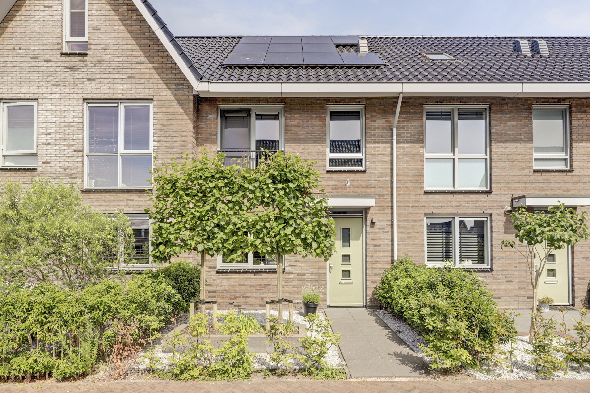 '$houseDetails->street_name'.' '.'$houseDetails->number'