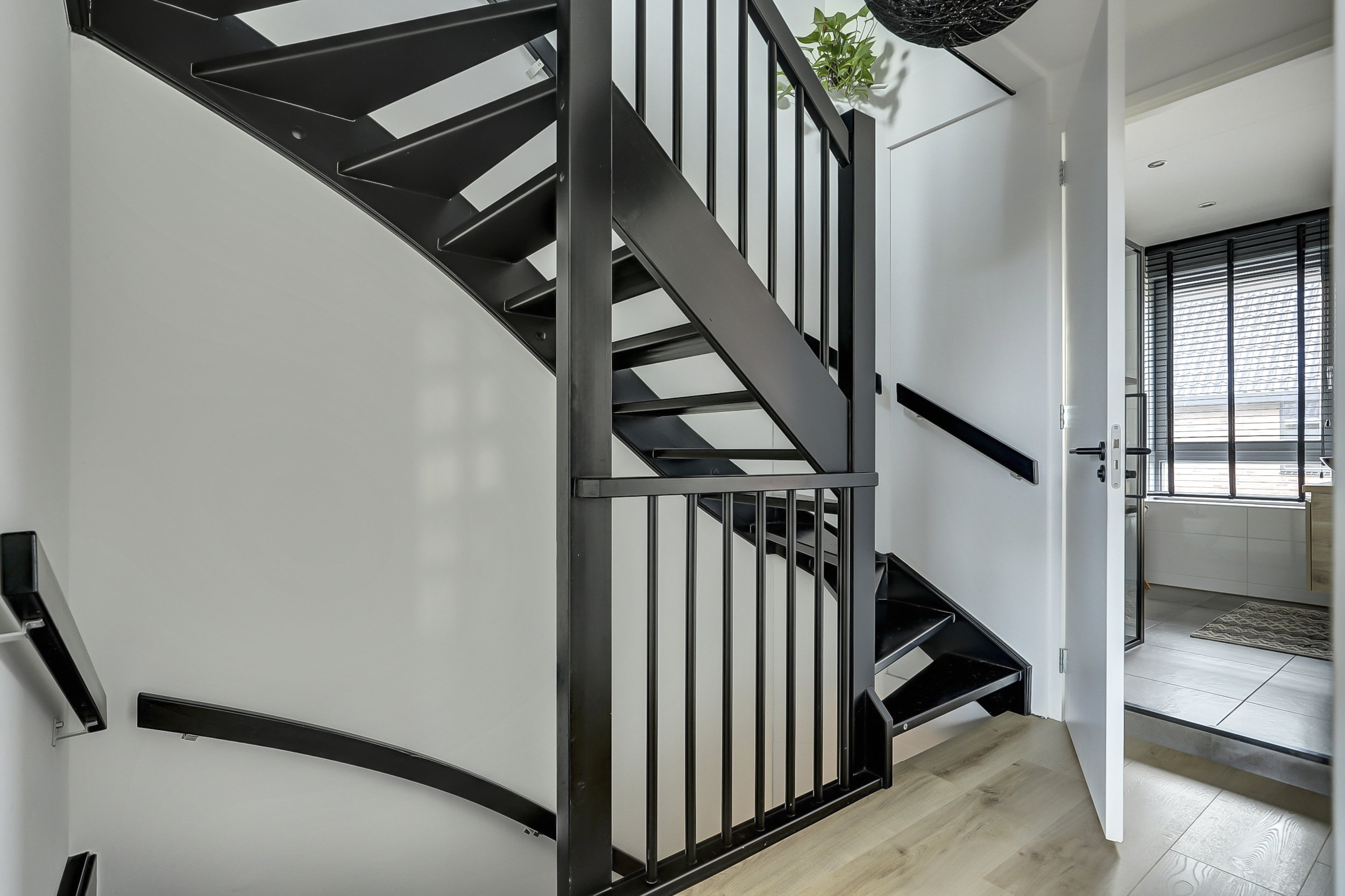 '$houseDetails->street_name'.' '.'$houseDetails->number'