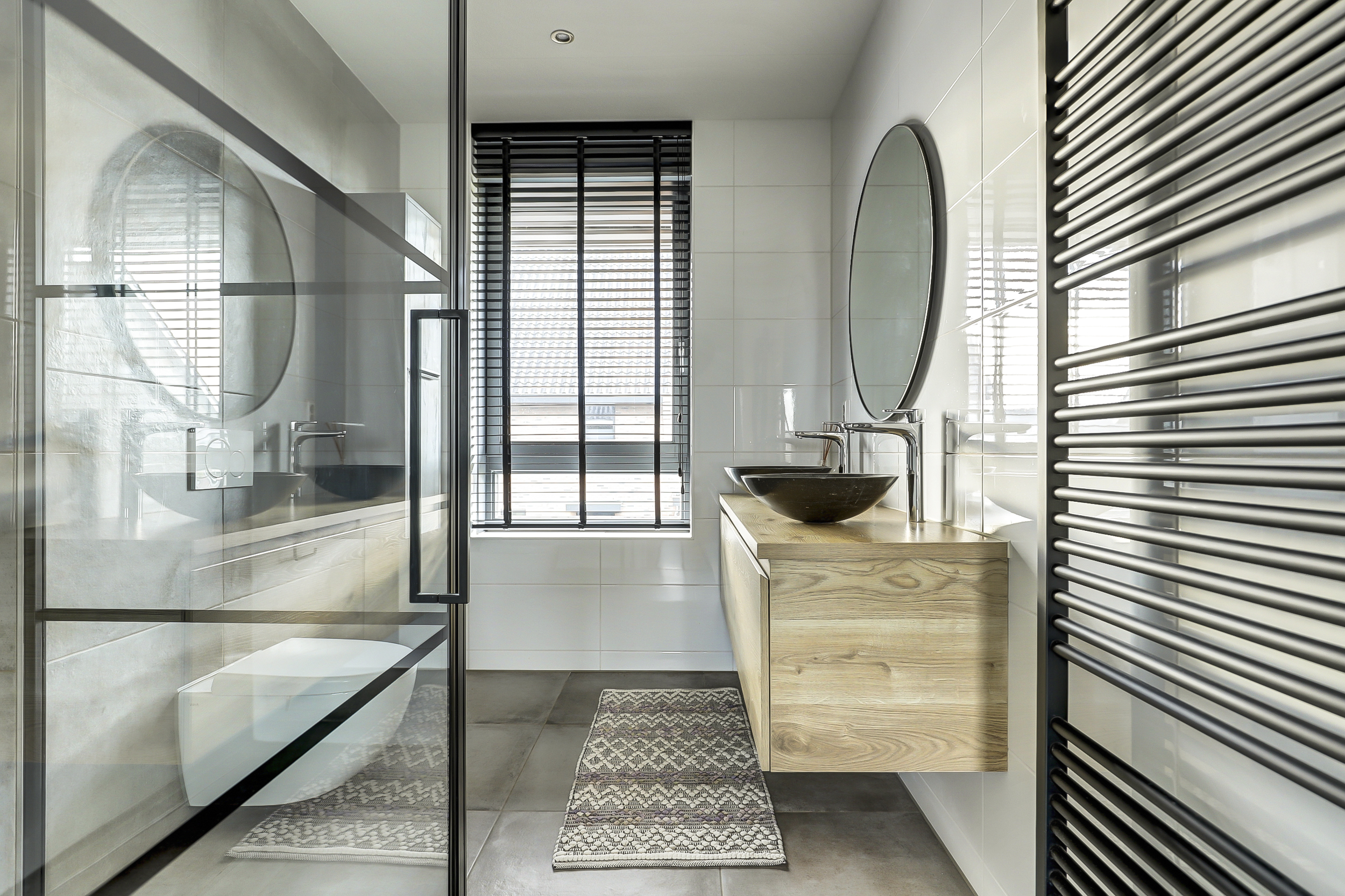 '$houseDetails->street_name'.' '.'$houseDetails->number'