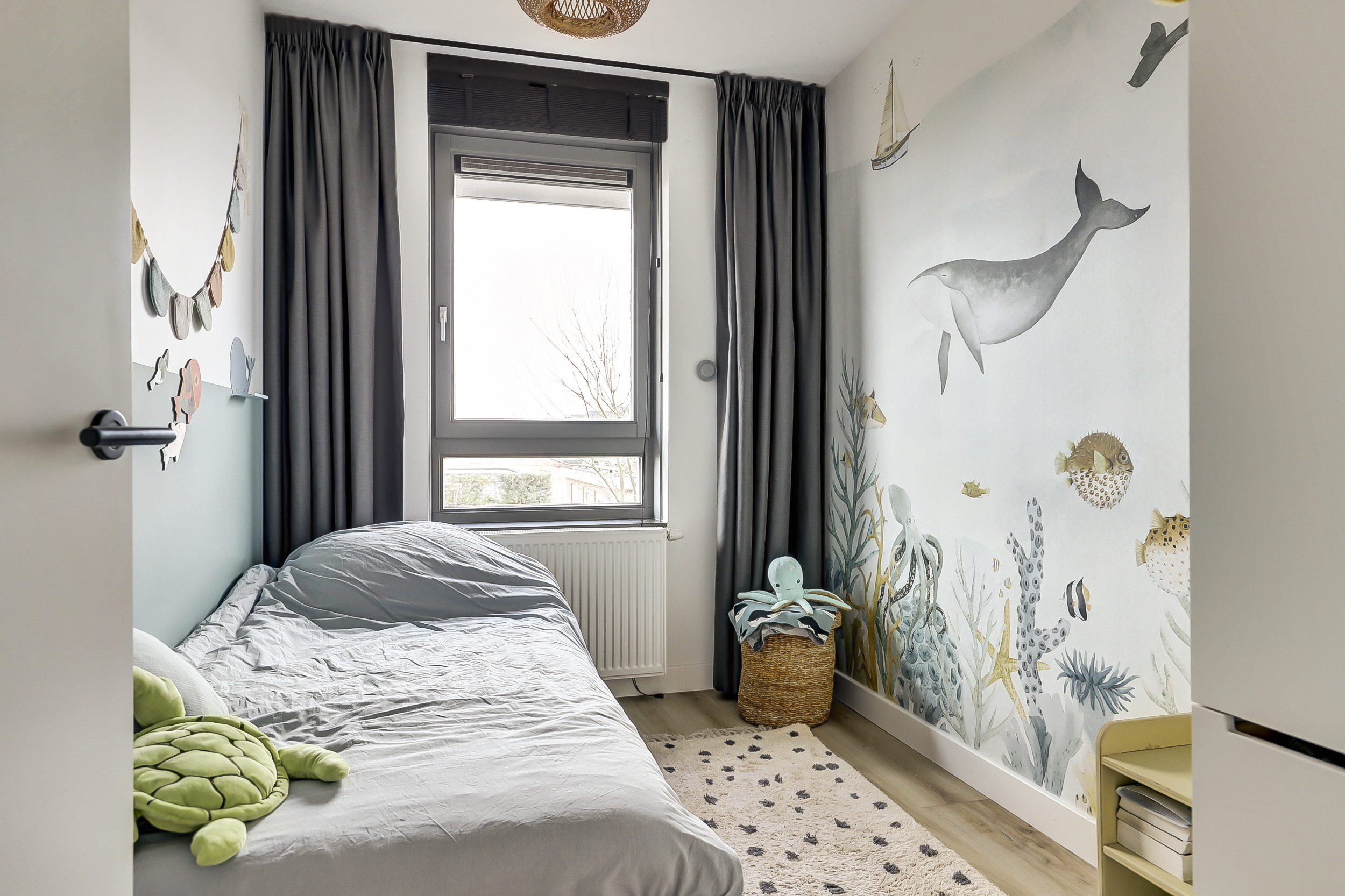 '$houseDetails->street_name'.' '.'$houseDetails->number'