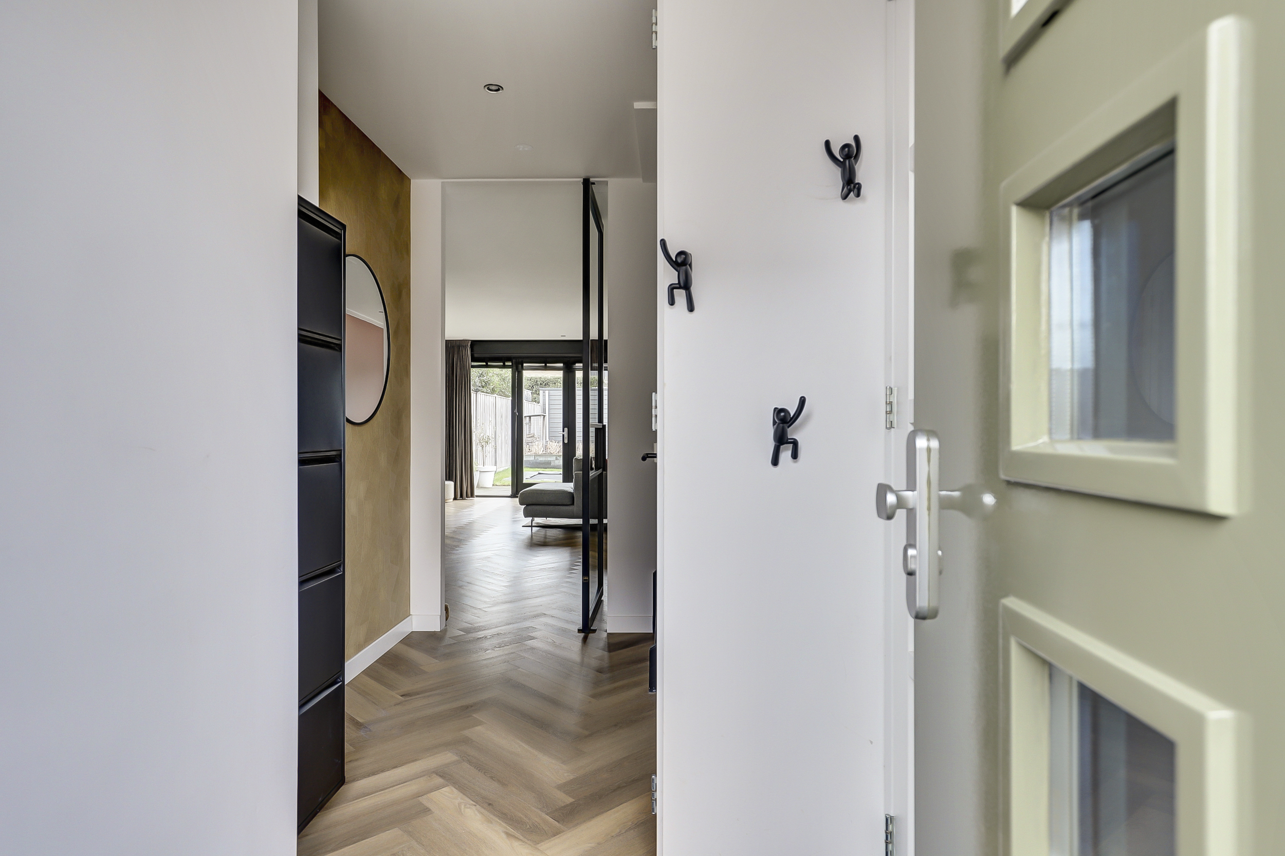 '$houseDetails->street_name'.' '.'$houseDetails->number'