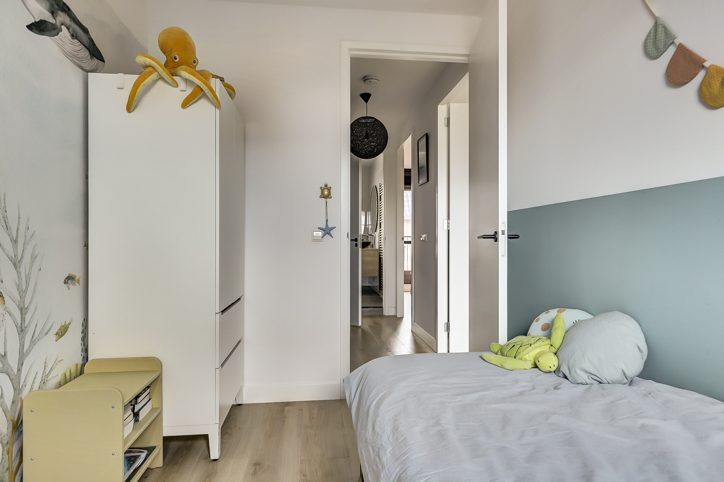 '$houseDetails->street_name'.' '.'$houseDetails->number'