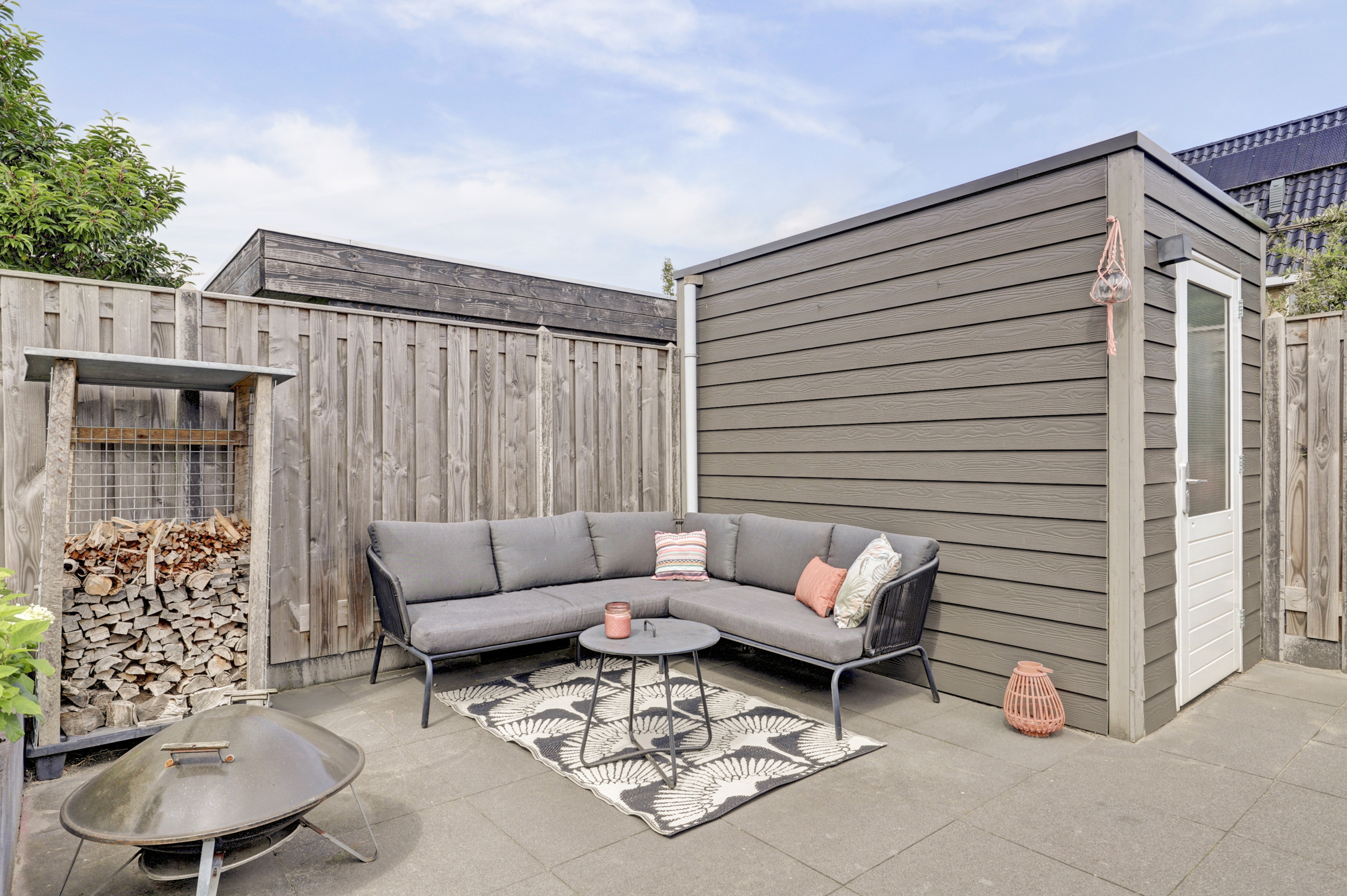 '$houseDetails->street_name'.' '.'$houseDetails->number'