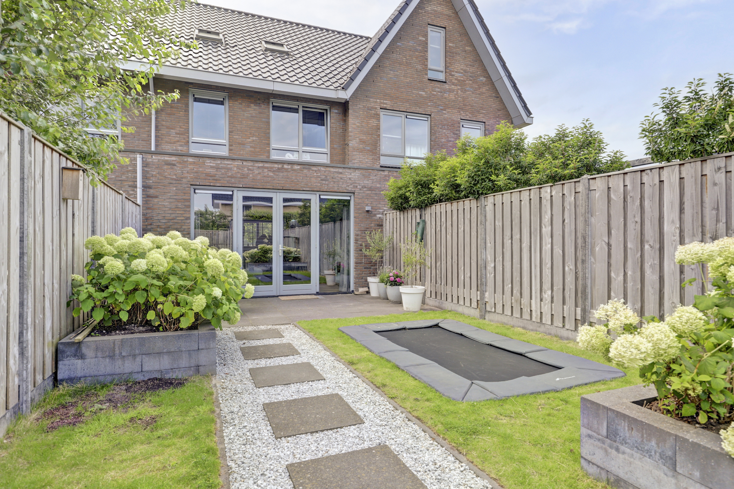 '$houseDetails->street_name'.' '.'$houseDetails->number'